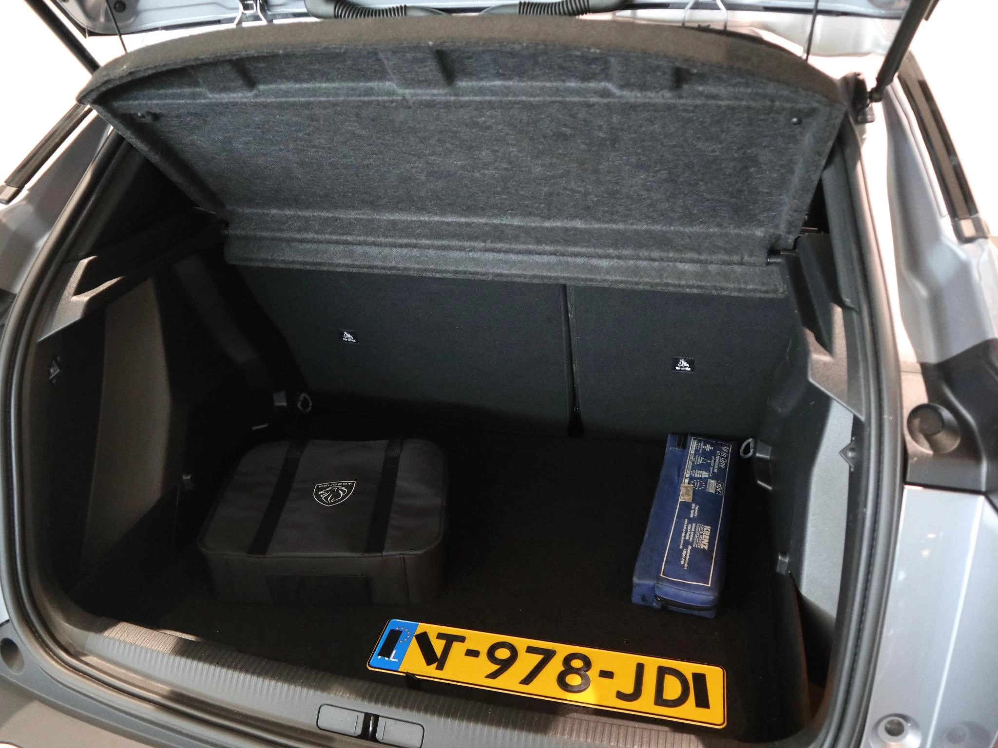Peugeot-e-2008-image-19