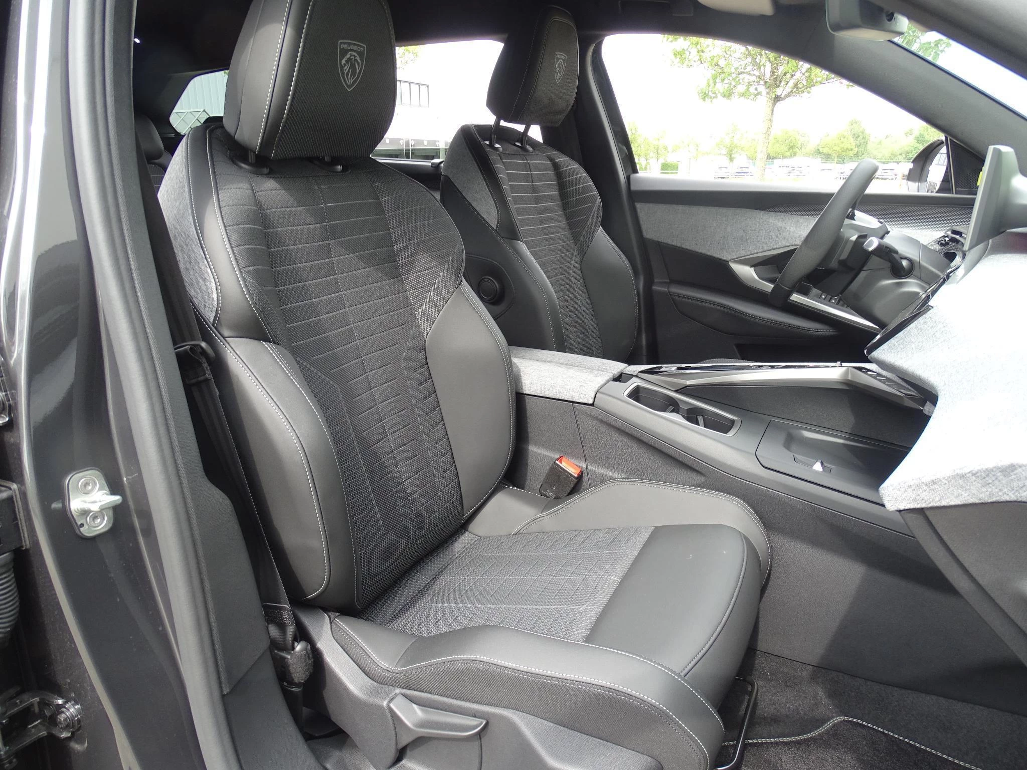 Peugeot-5008-image-12