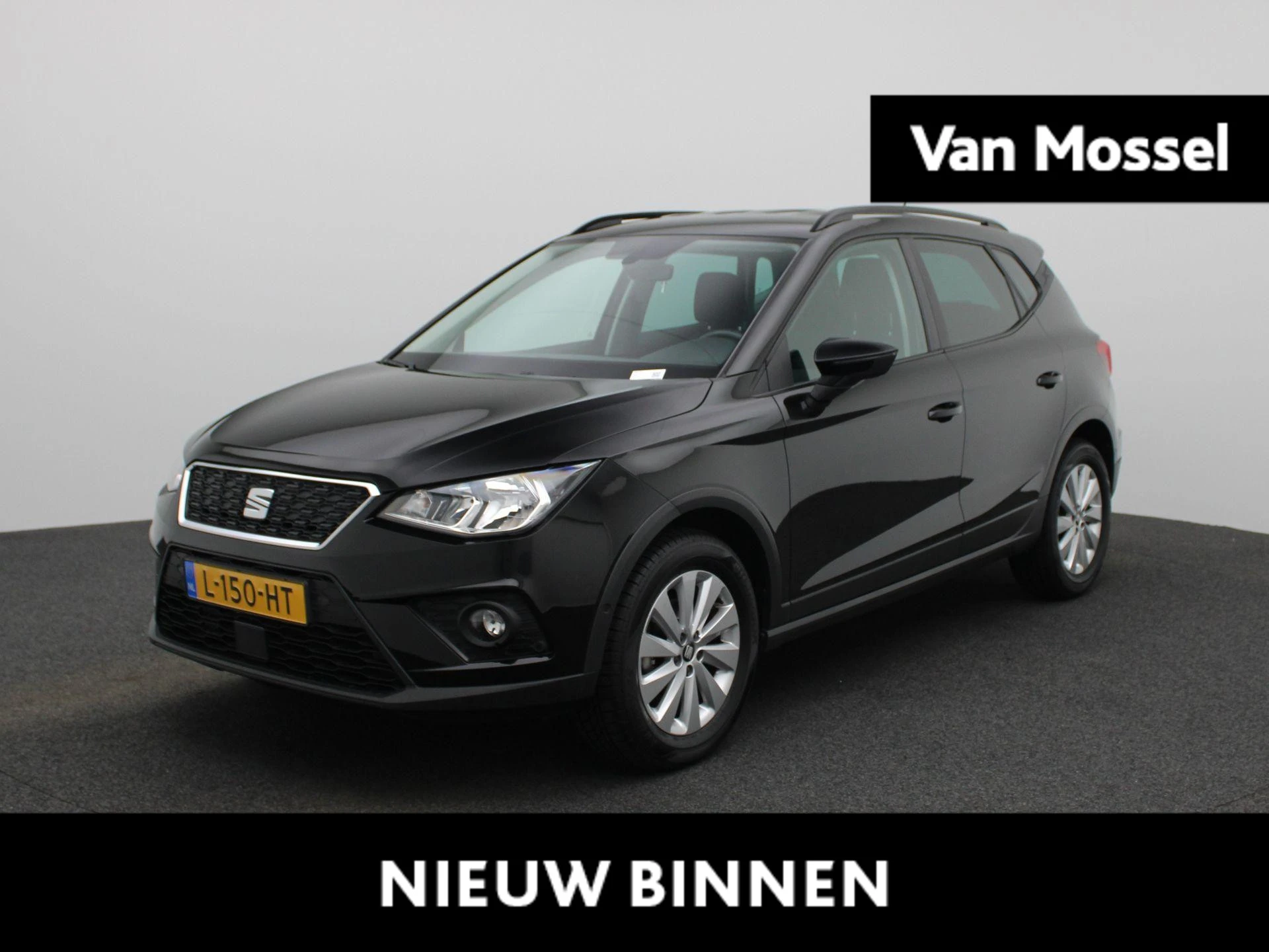 SEAT-Arona-image-0