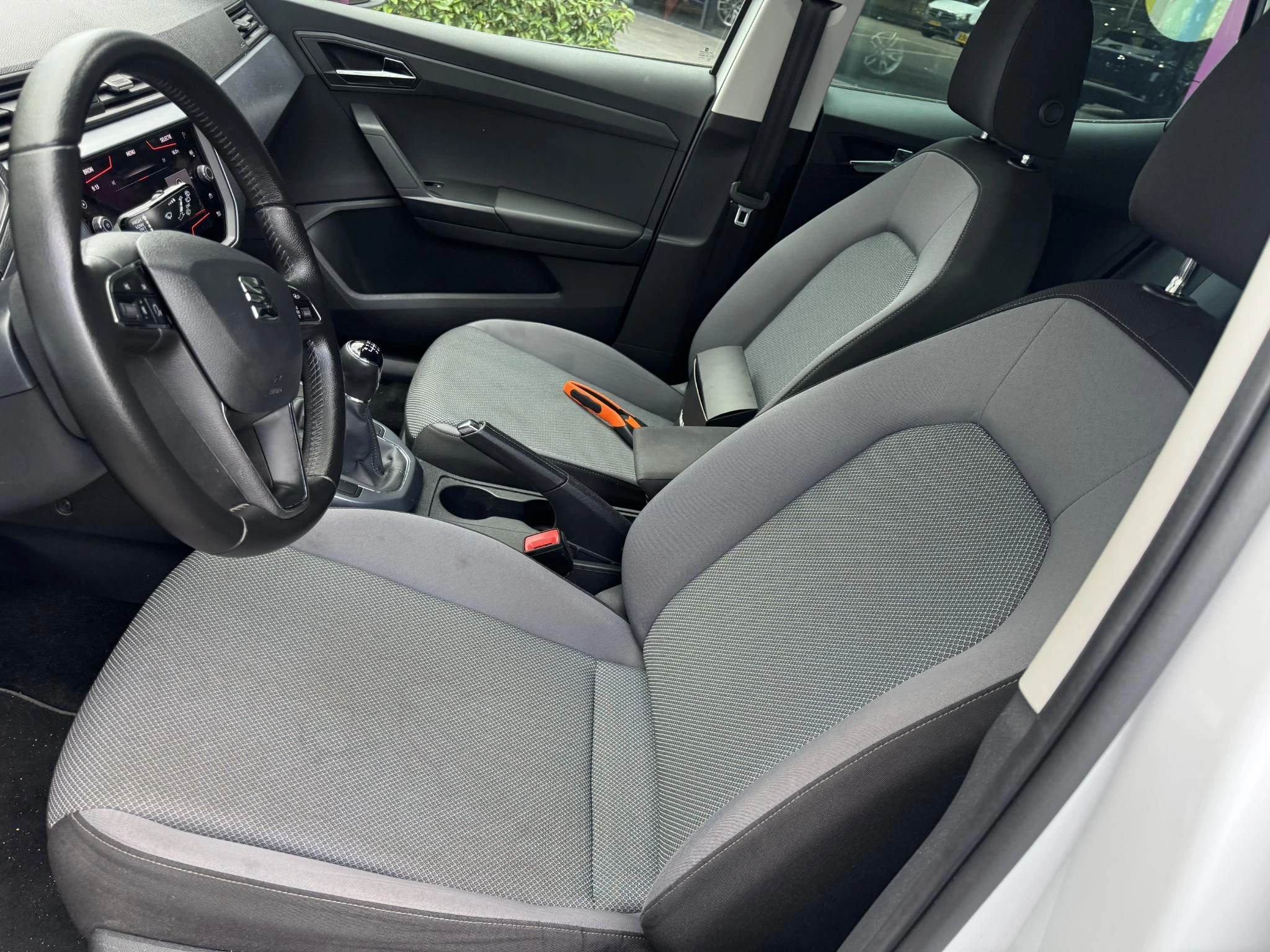 SEAT-Arona-image-5