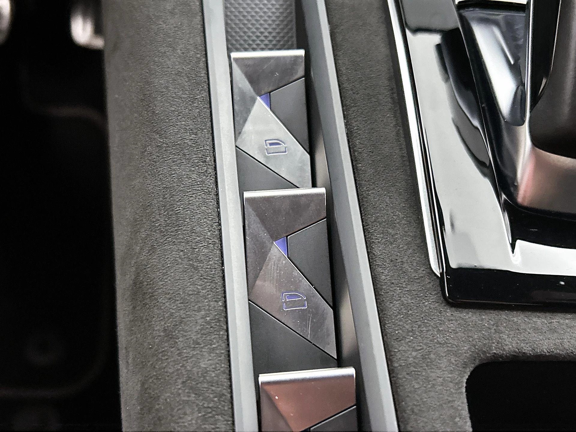 DS DS 7 Crossback E-Tense Performance Line