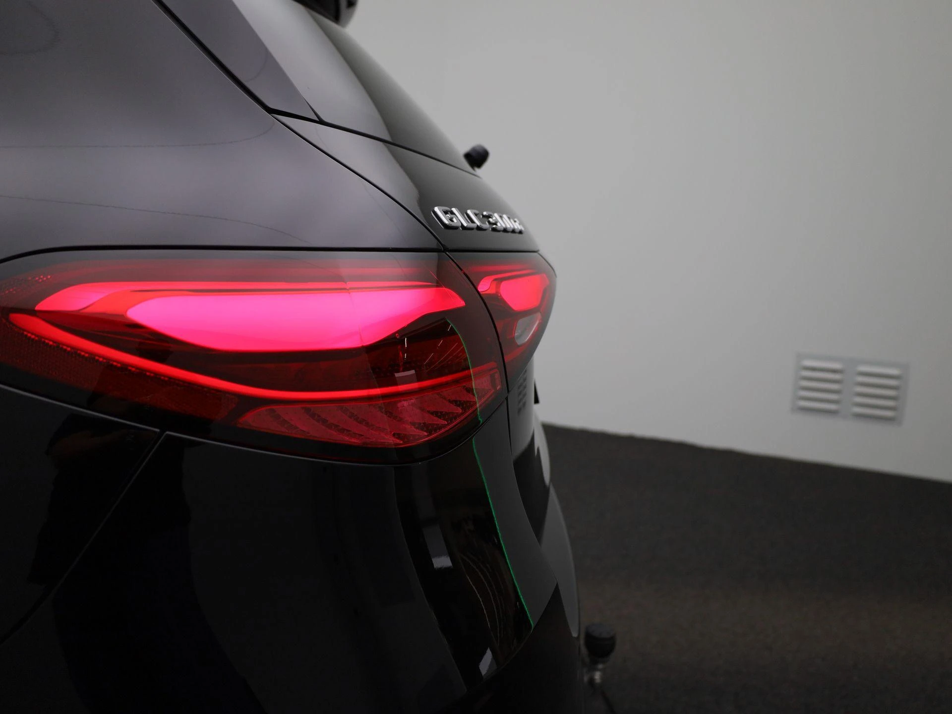 Mercedes-Benz-GLC-image-49