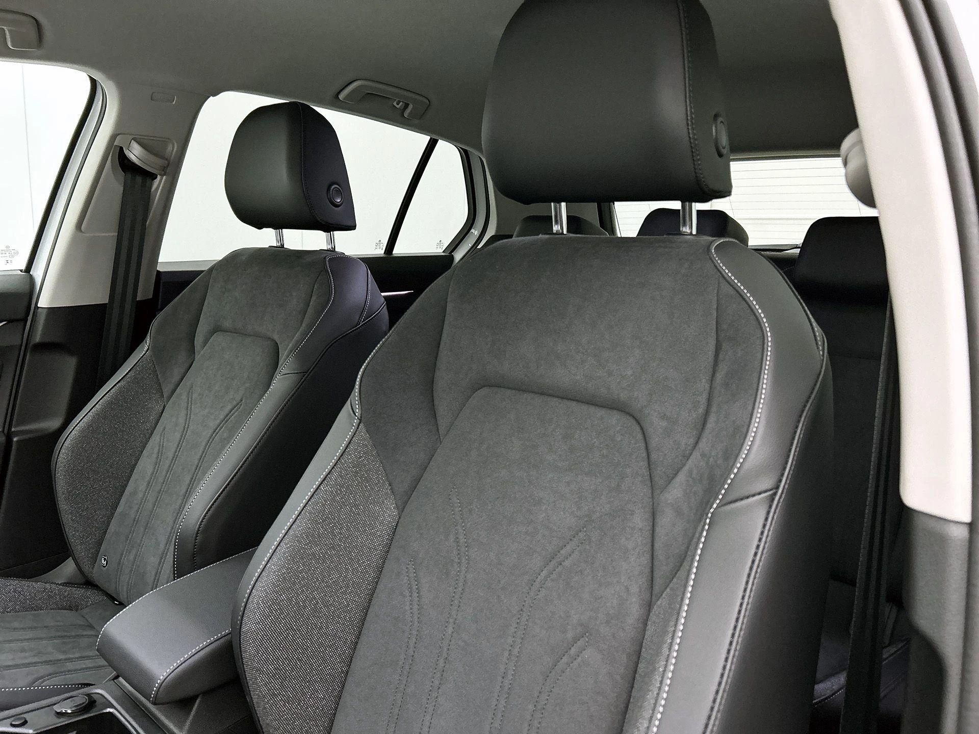 Volkswagen-Golf-image-11