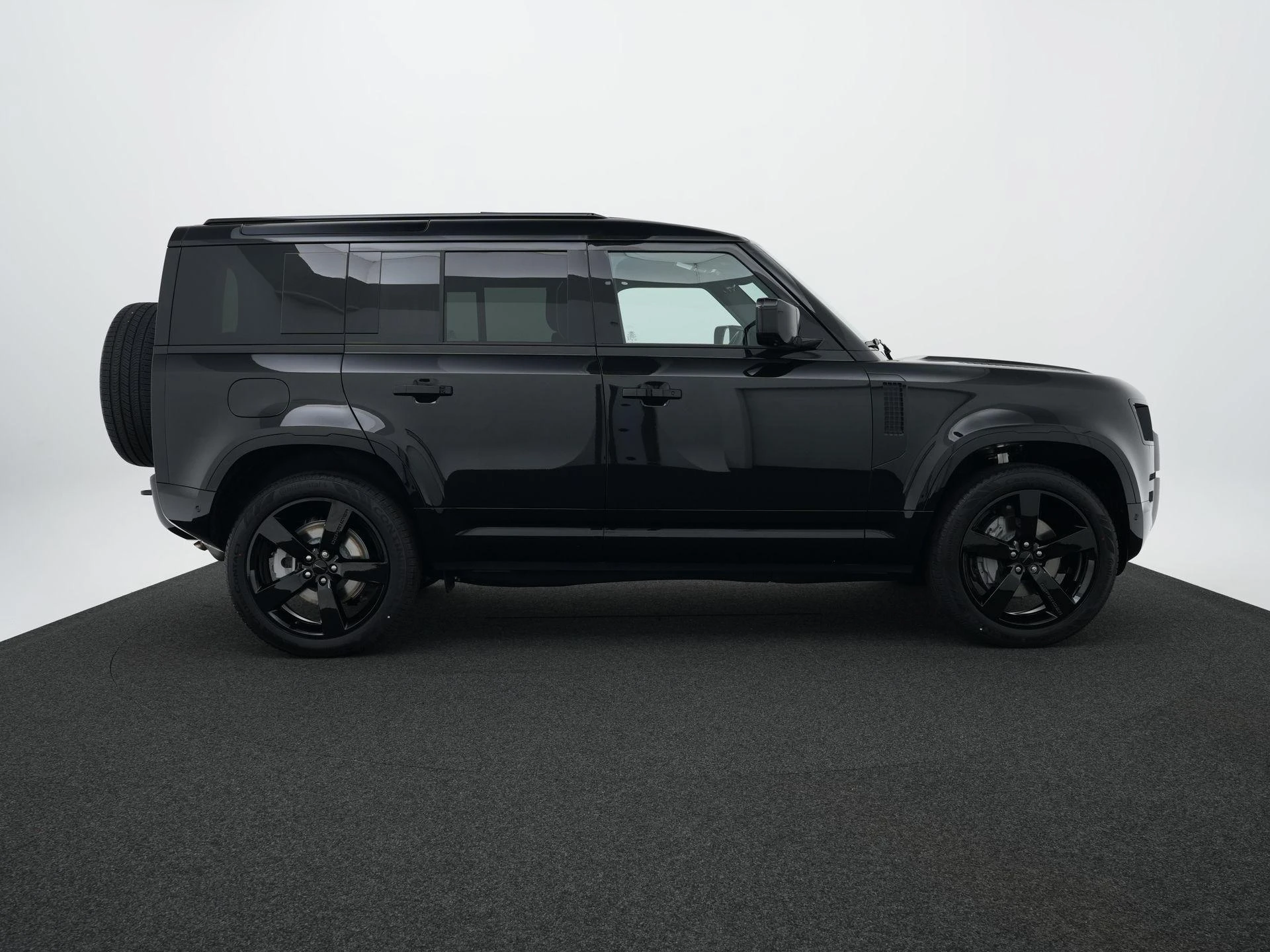 Land Rover-Defender-image-8