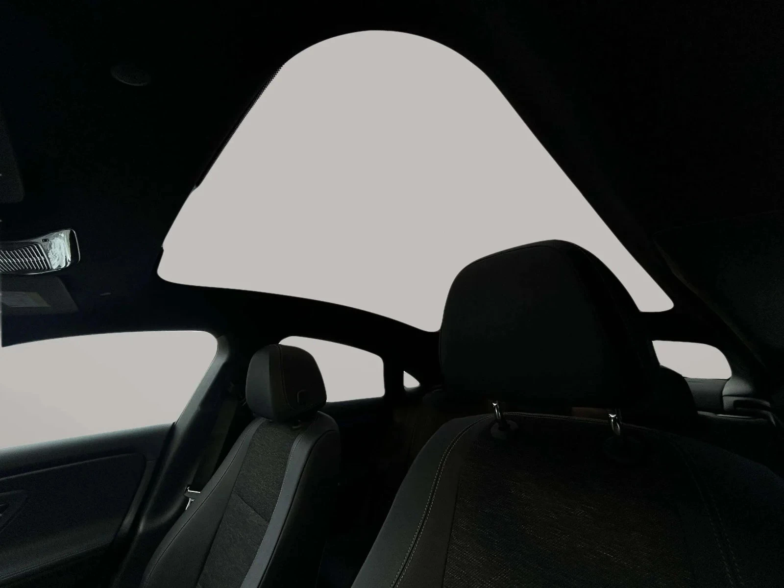 Mercedes-Benz-CLA-image-9