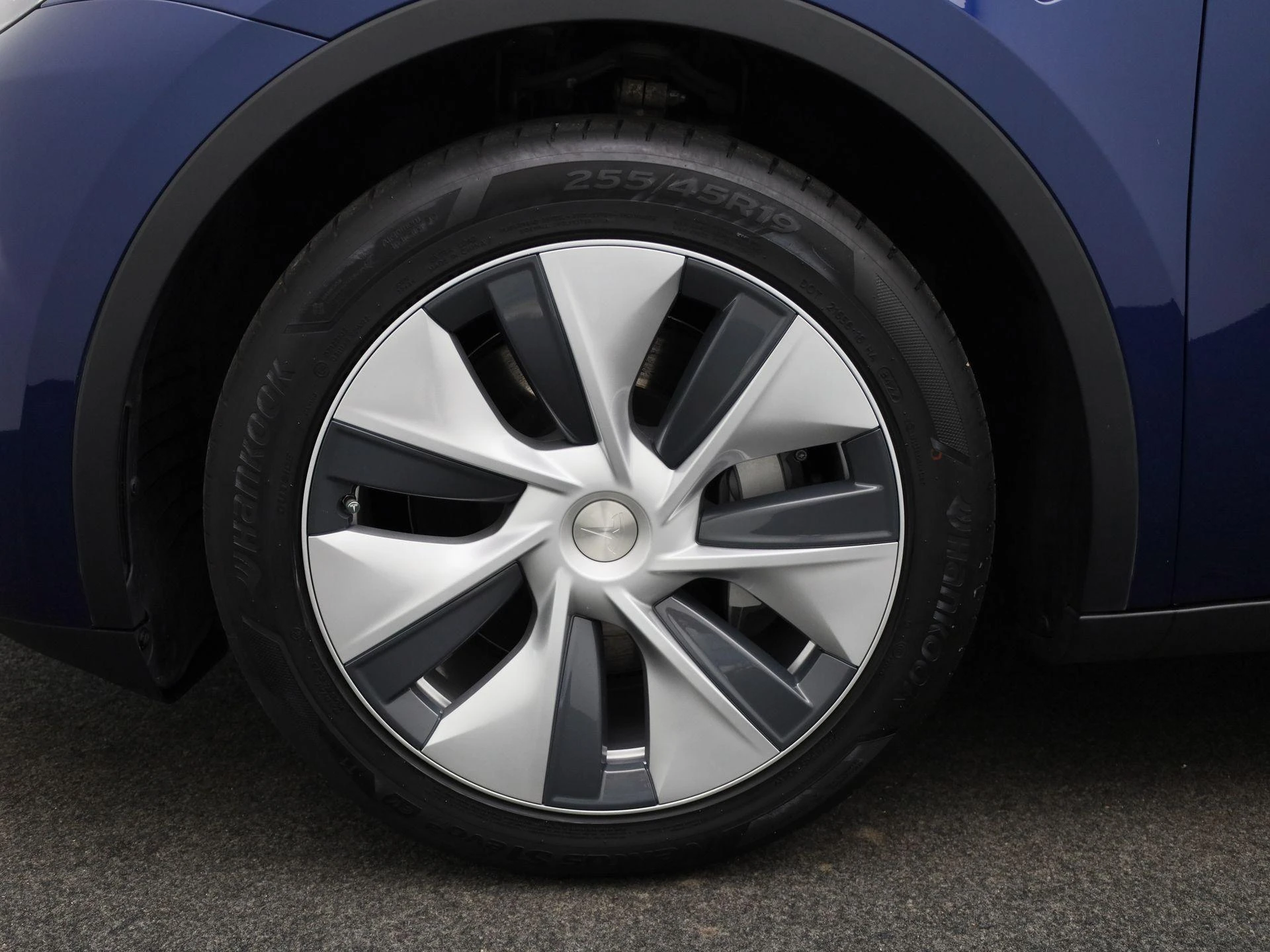 Tesla-Model Y-image-14
