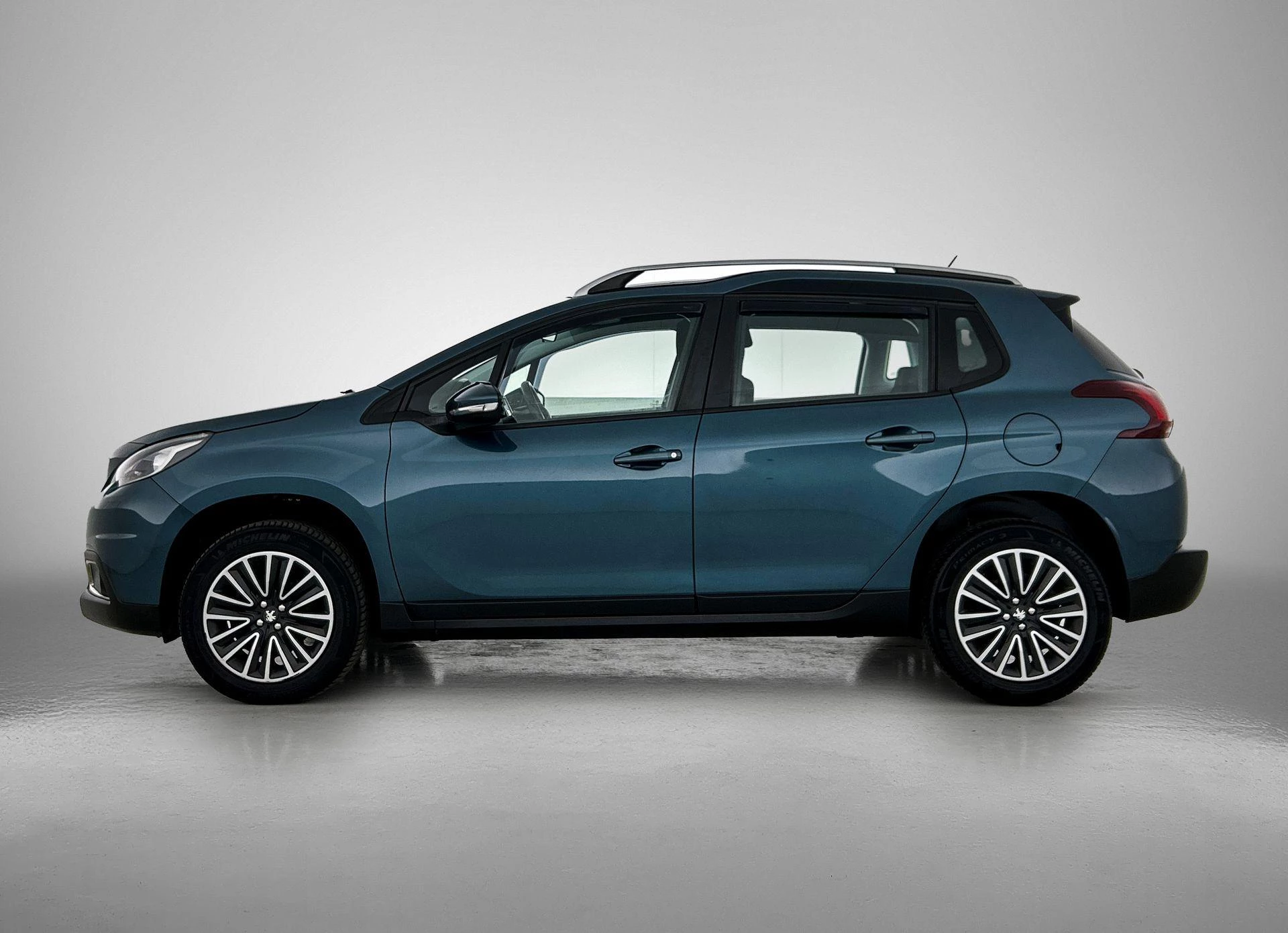 Peugeot 2008 1.2 PureTech Blue Lion