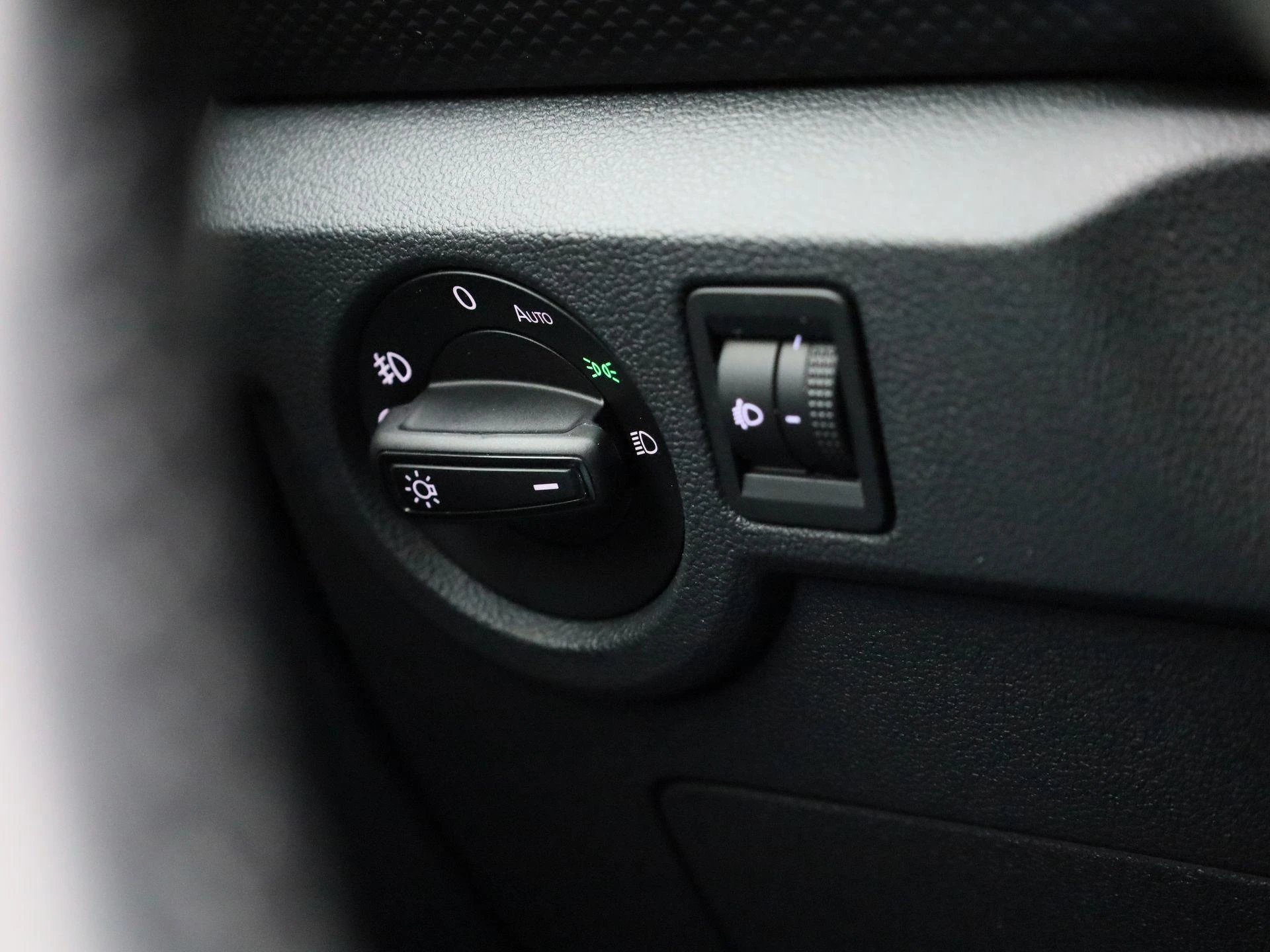 Volkswagen-T-Cross-image-18