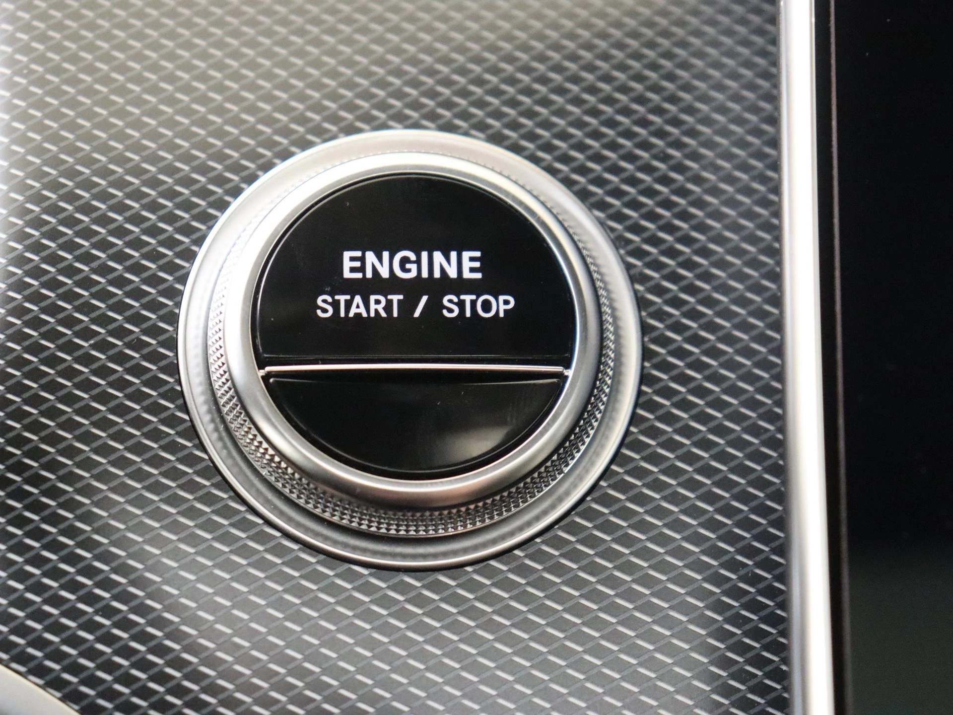 Mercedes-Benz-GLC-image-21