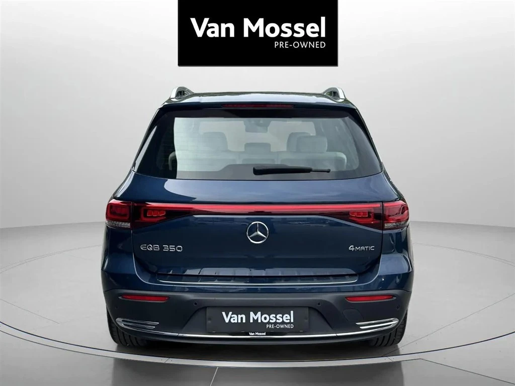 Mercedes-Benz-EQB-image-6
