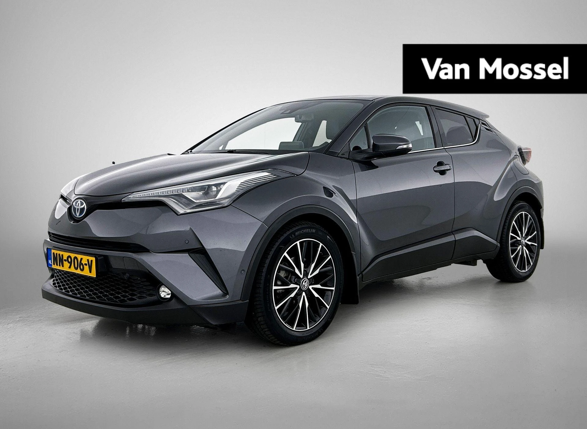 Toyota-C-HR-image-0