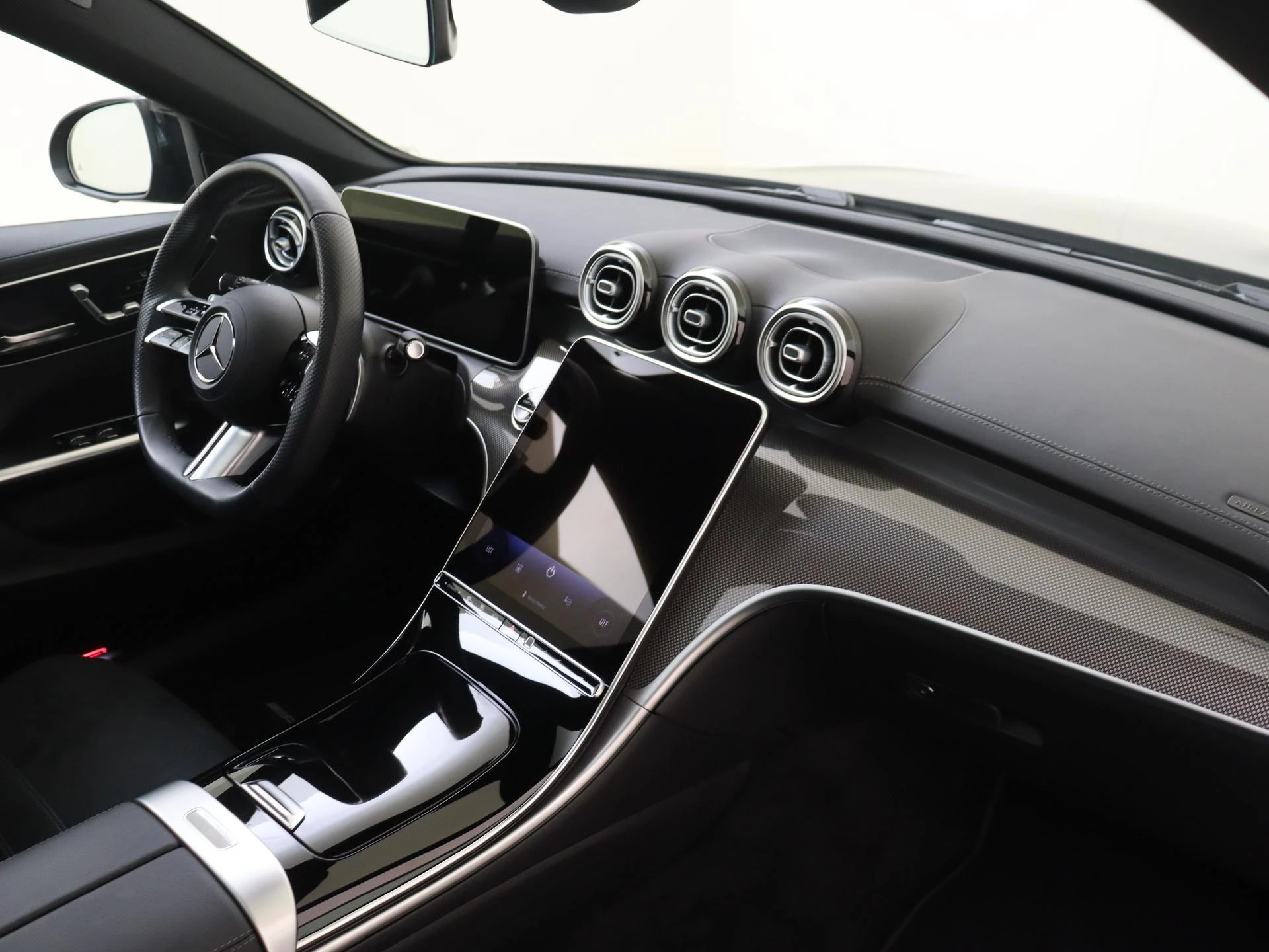 Mercedes-Benz-C-Klasse-image-4