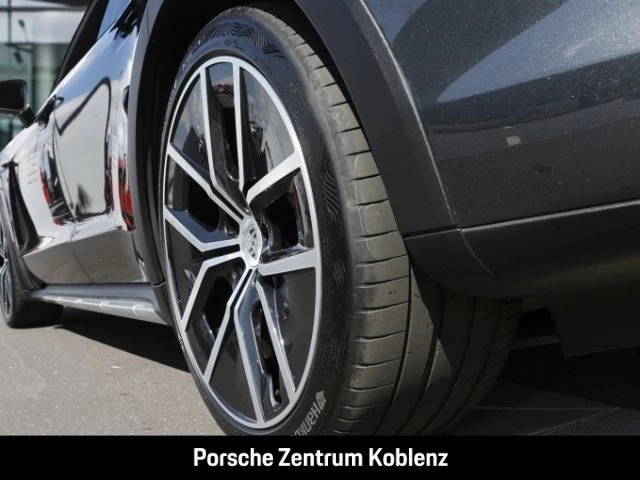 Porsche-Taycan-image-9