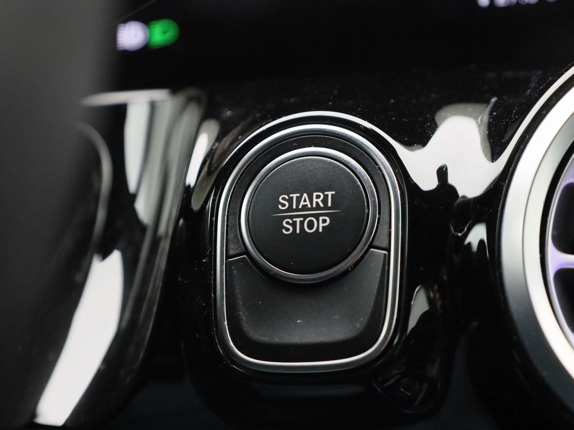 Mercedes-Benz-EQA-image-24
