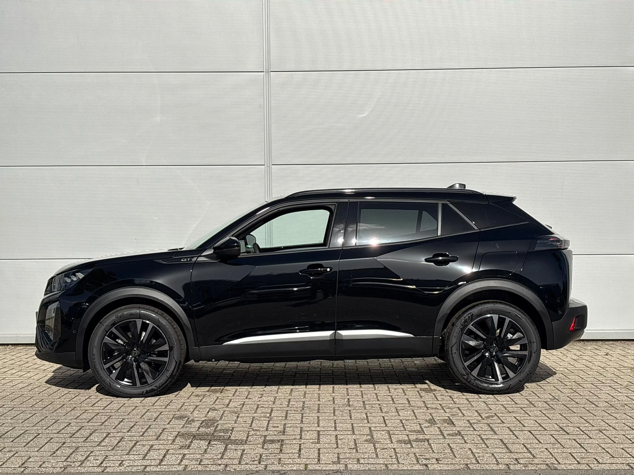 Peugeot-2008-image-2