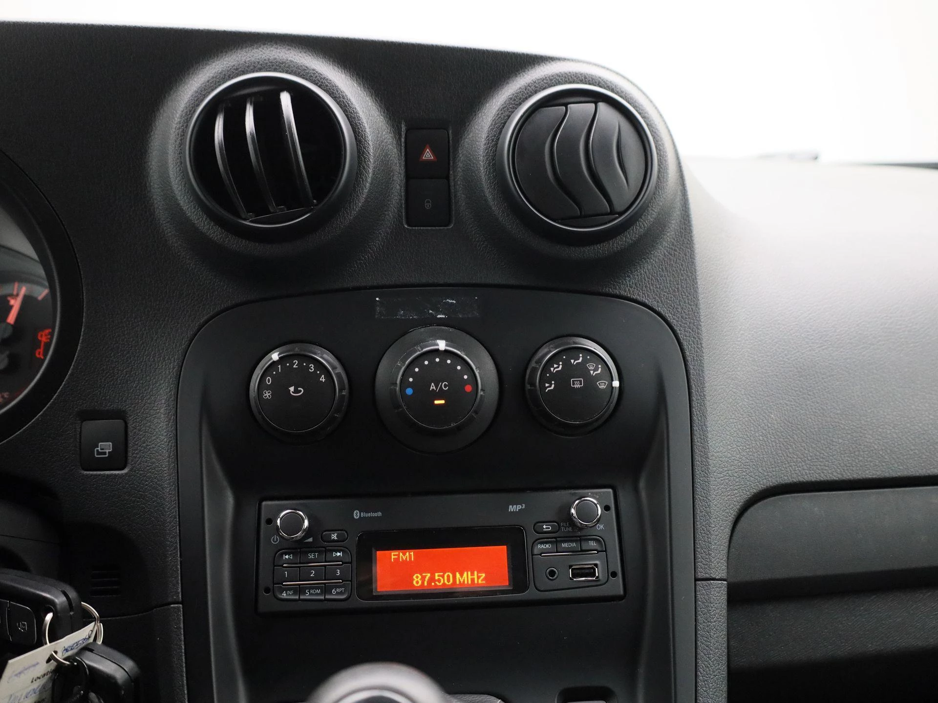 Mercedes-Benz-Citan-image-8