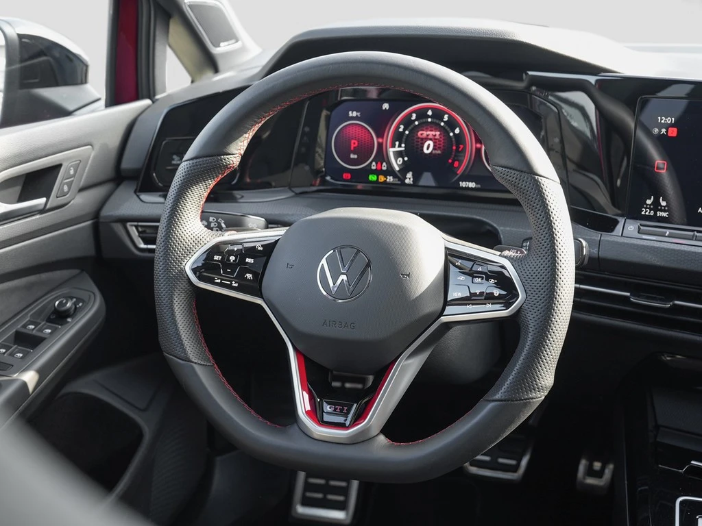 Volkswagen-Golf-image-11