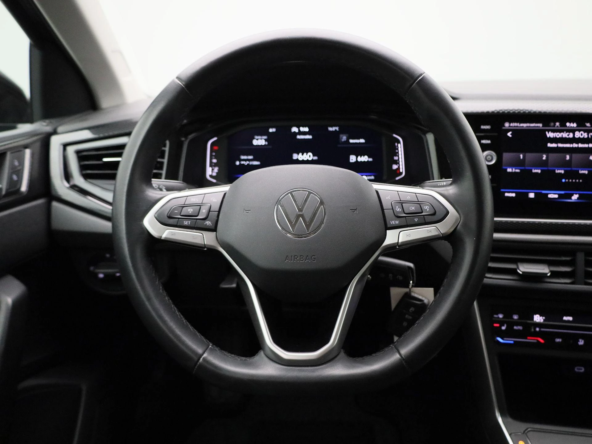 Volkswagen-Polo-image-6