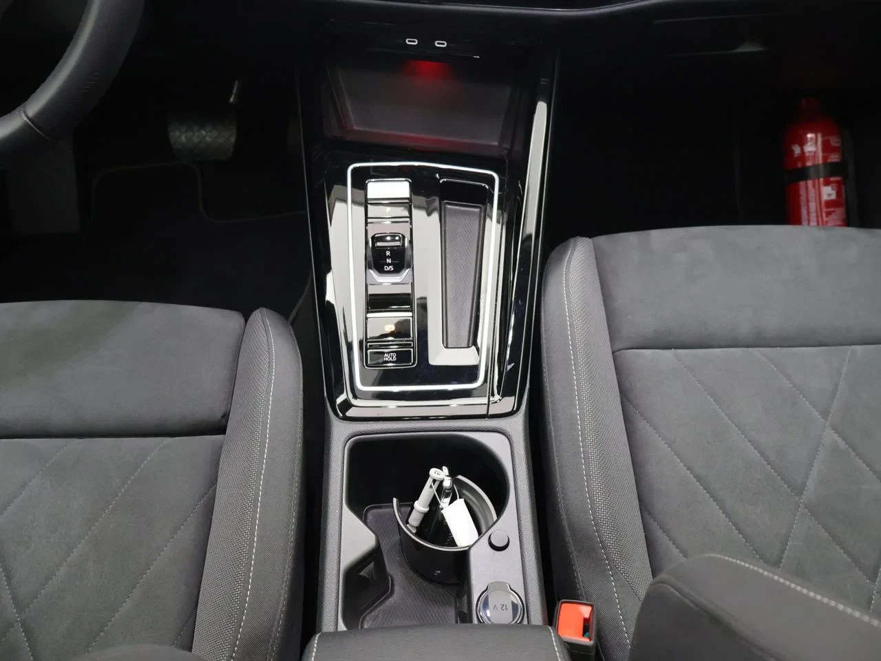Volkswagen-Golf-image-18