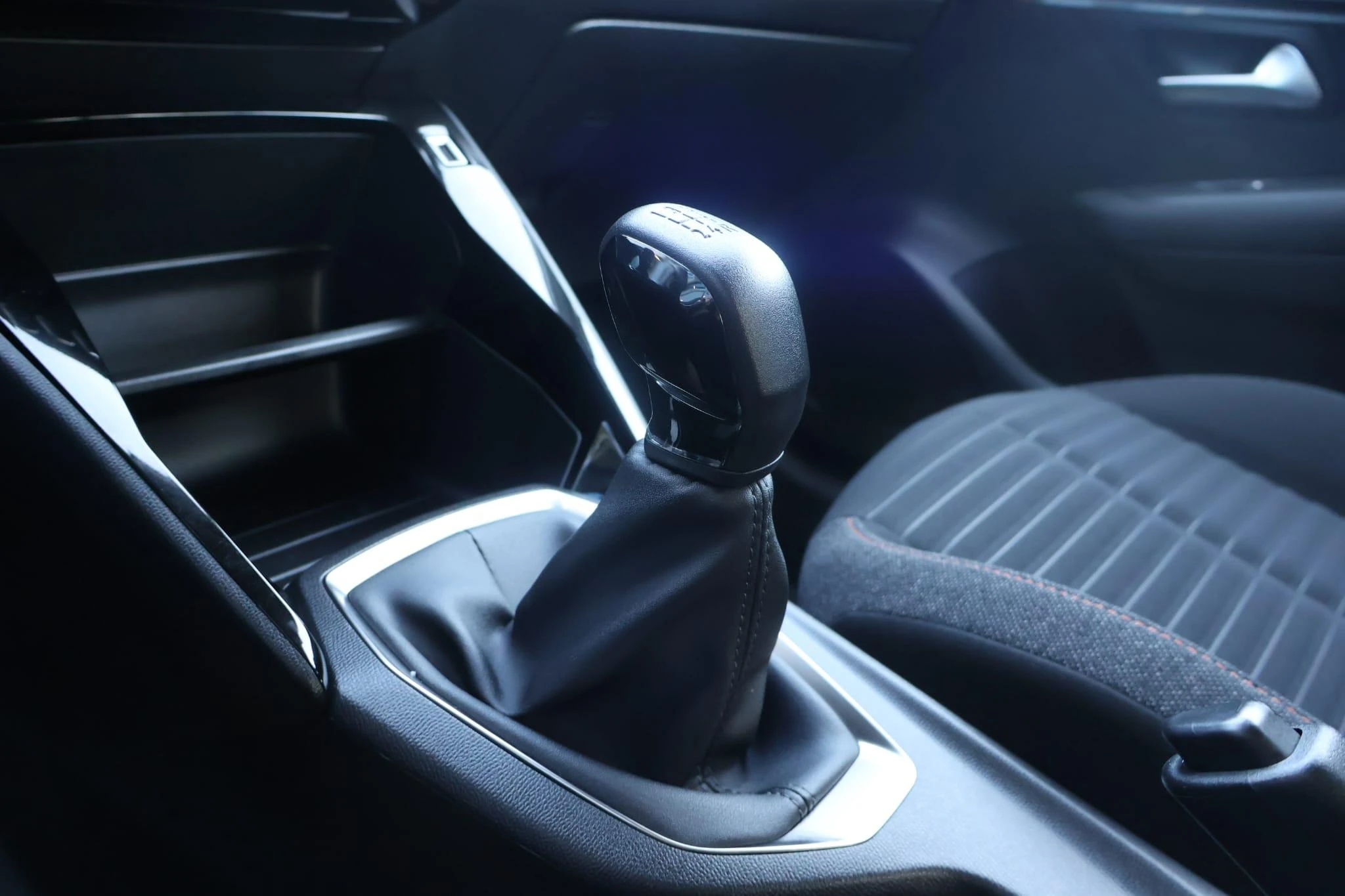 Peugeot-208-image-18