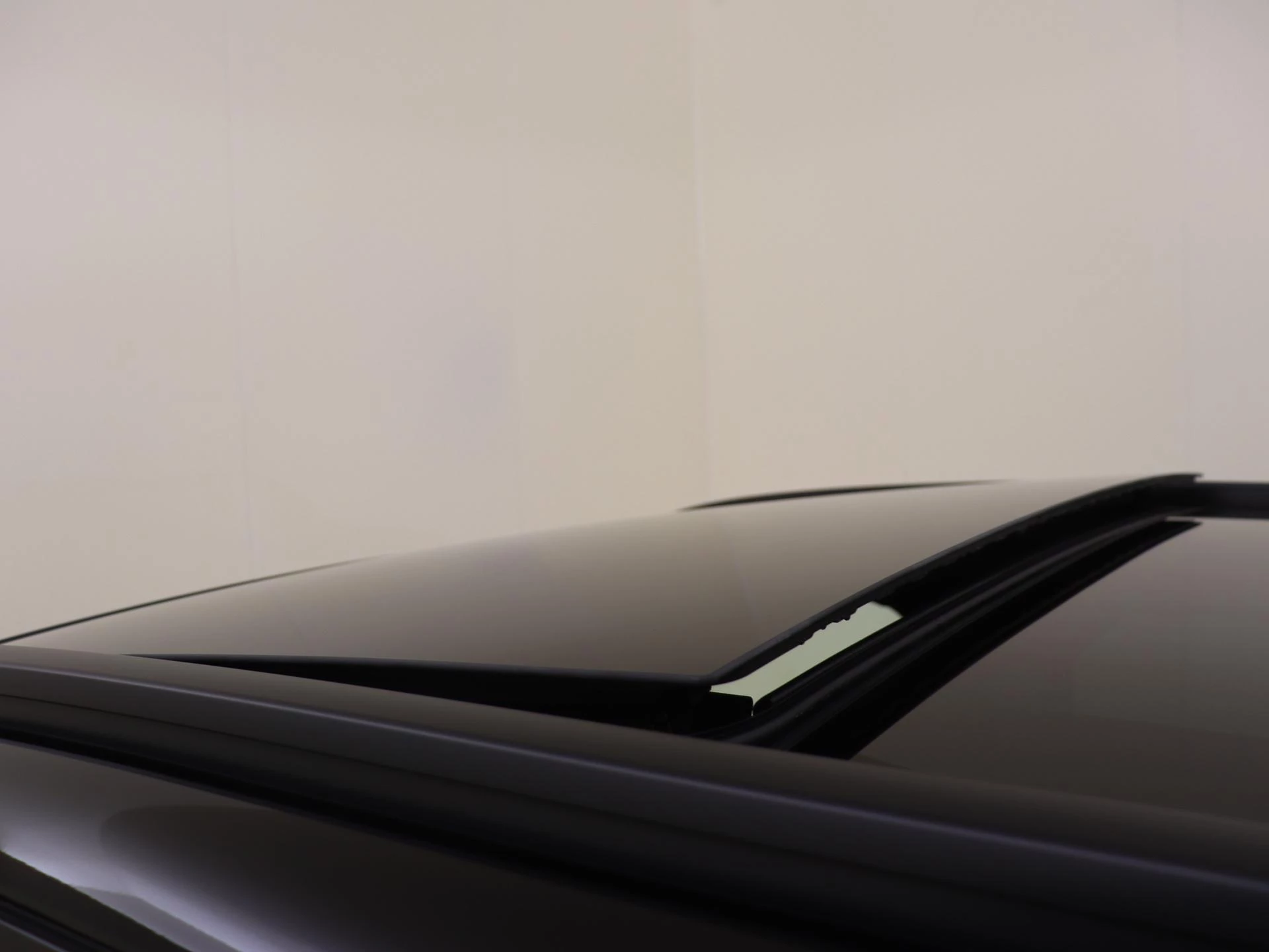 Mercedes-Benz-GLC-image-27