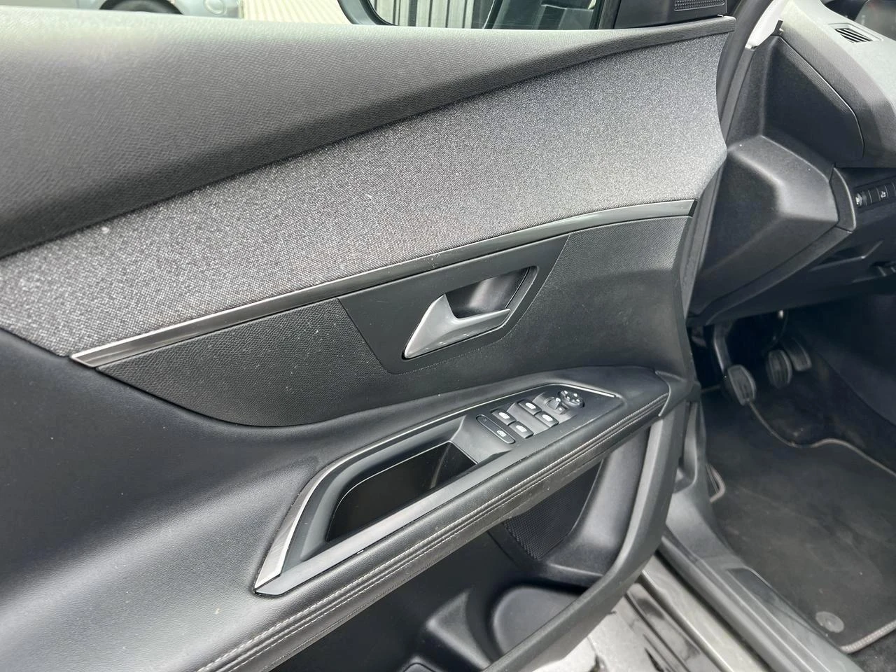 Peugeot-5008-image-16
