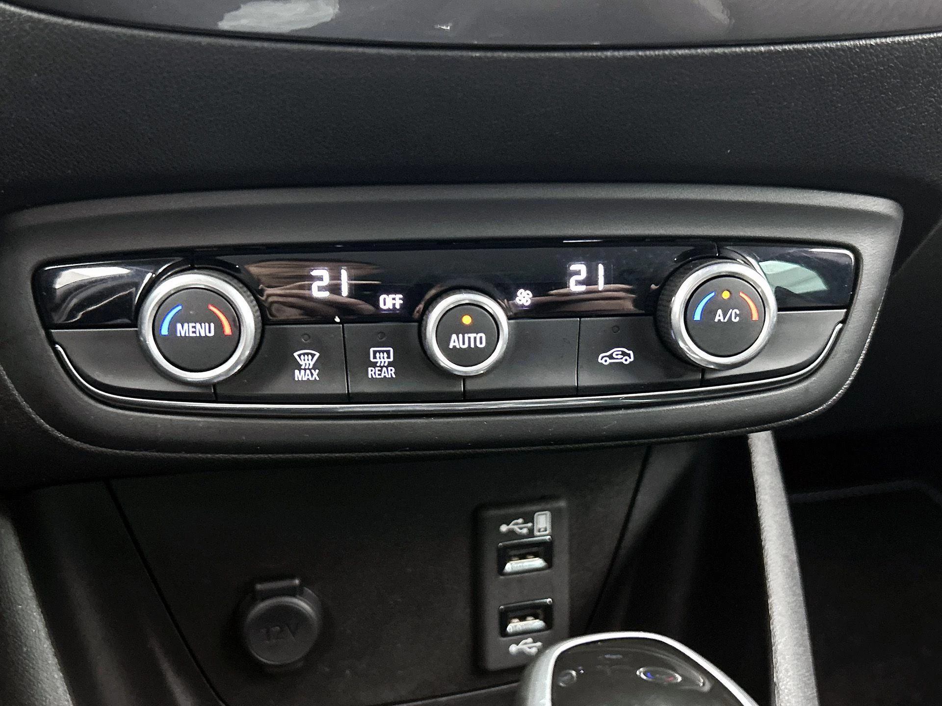 Opel-Crossland X-image-21
