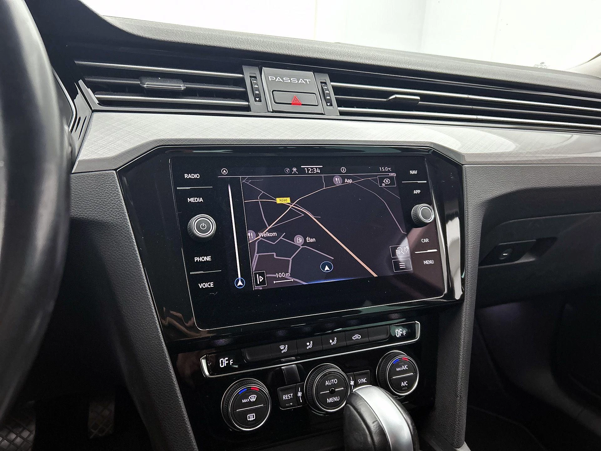 Volkswagen-Passat-image-28