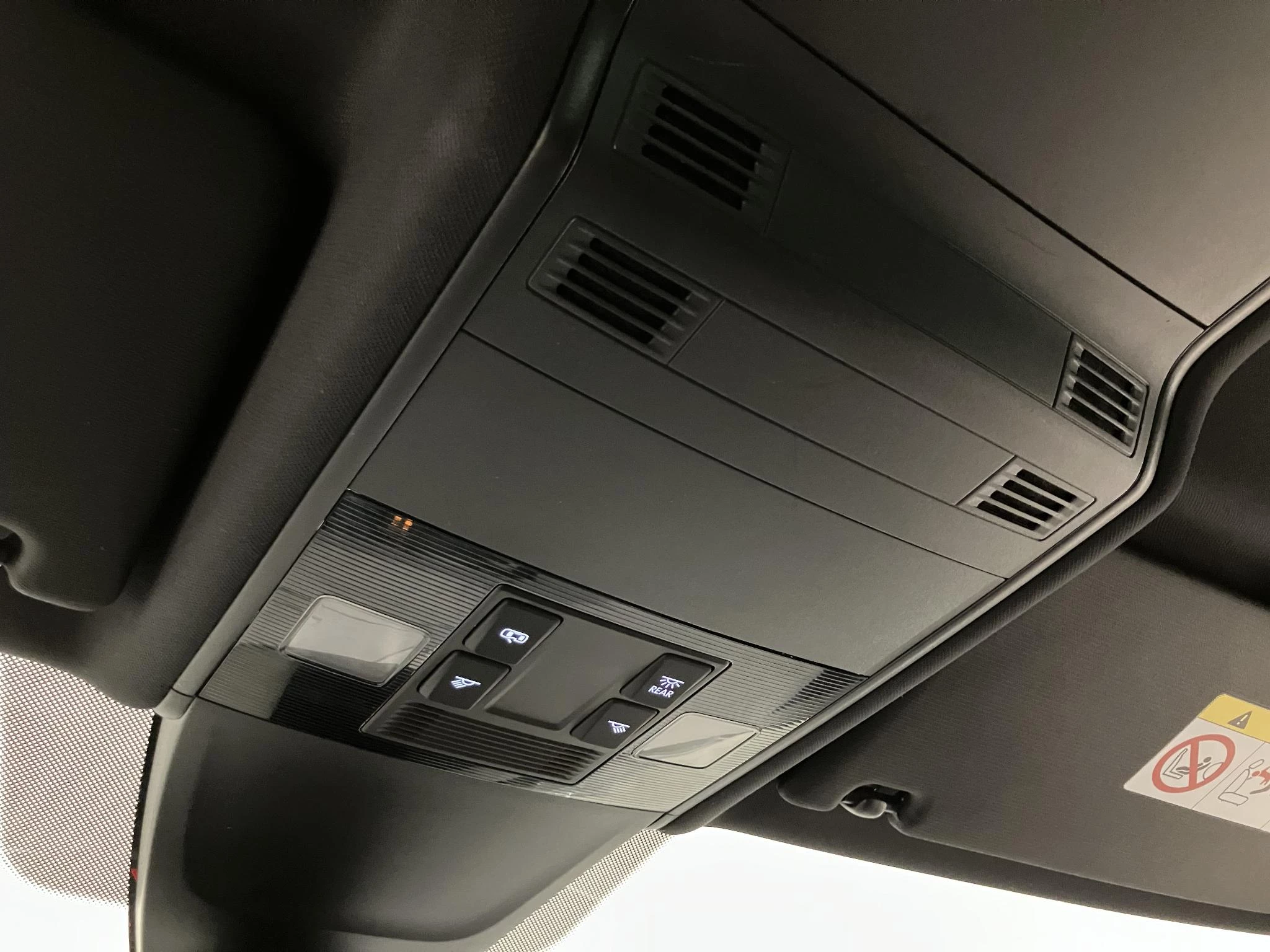 Volkswagen-Tiguan-image-32