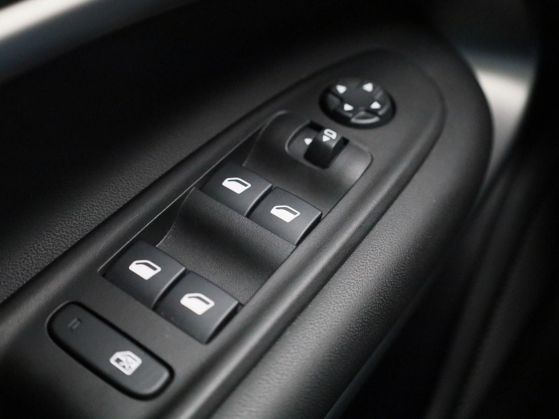 Jeep-Avenger-image-24