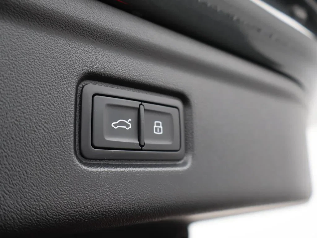 Audi-A6 Avant e-tron-image-14