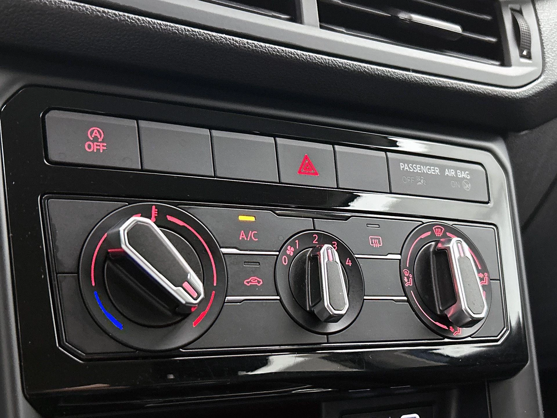 Volkswagen-T-Cross-image-23