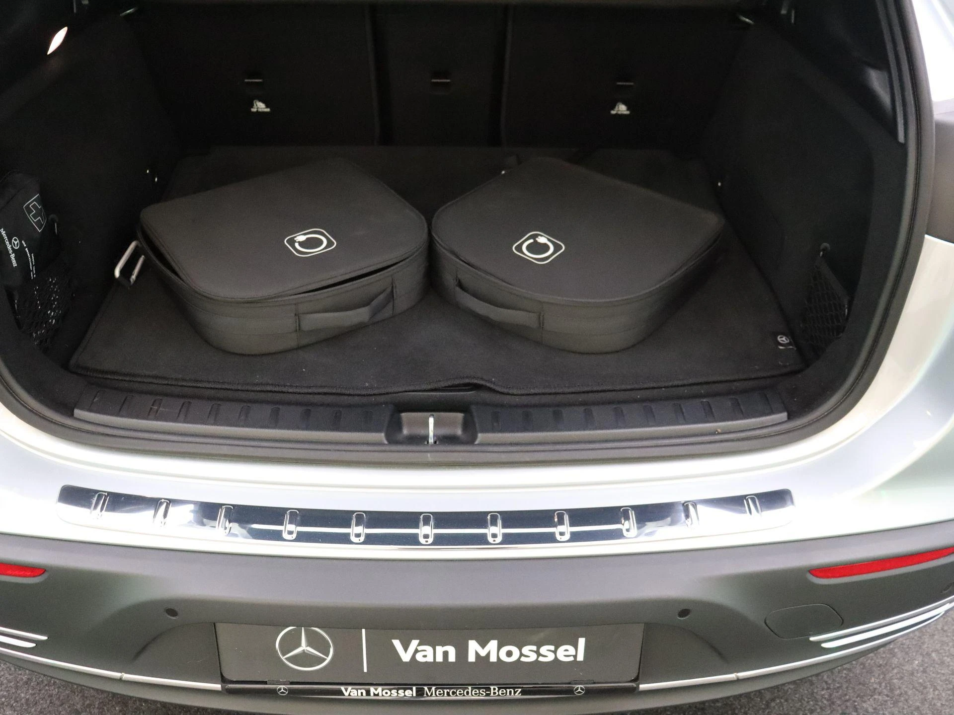 Mercedes-Benz-EQA-image-19
