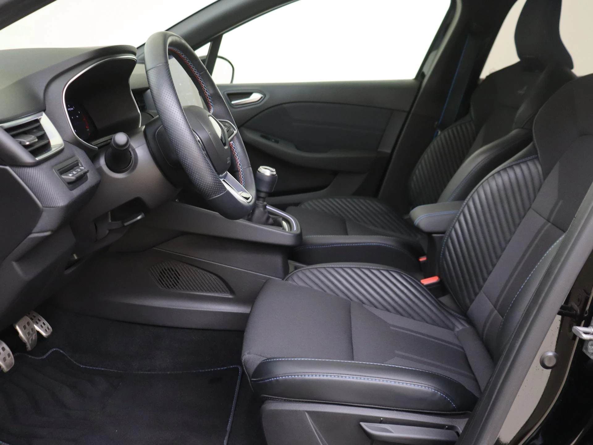 Renault-Clio-image-14