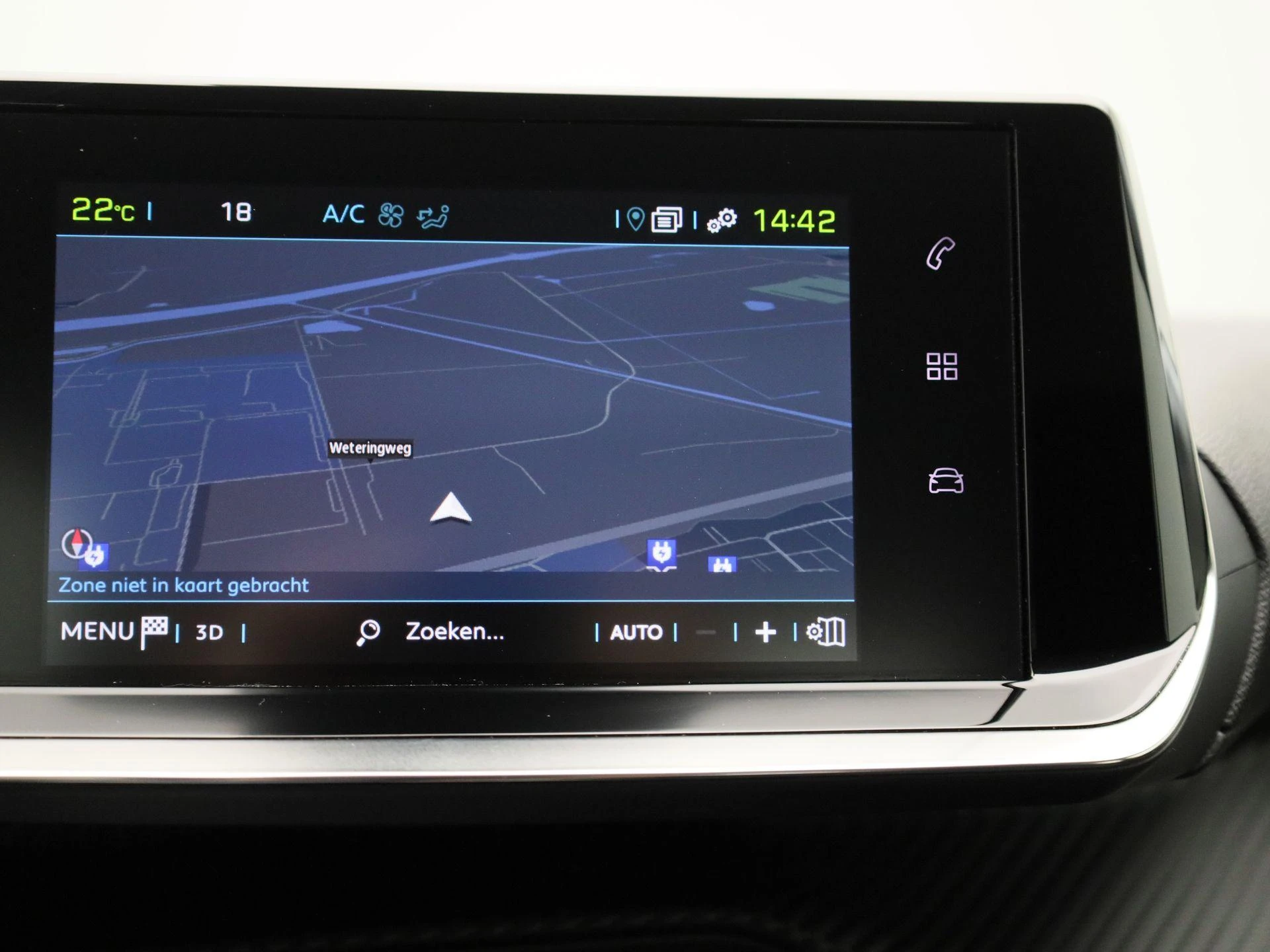 Peugeot-e-208-image-22