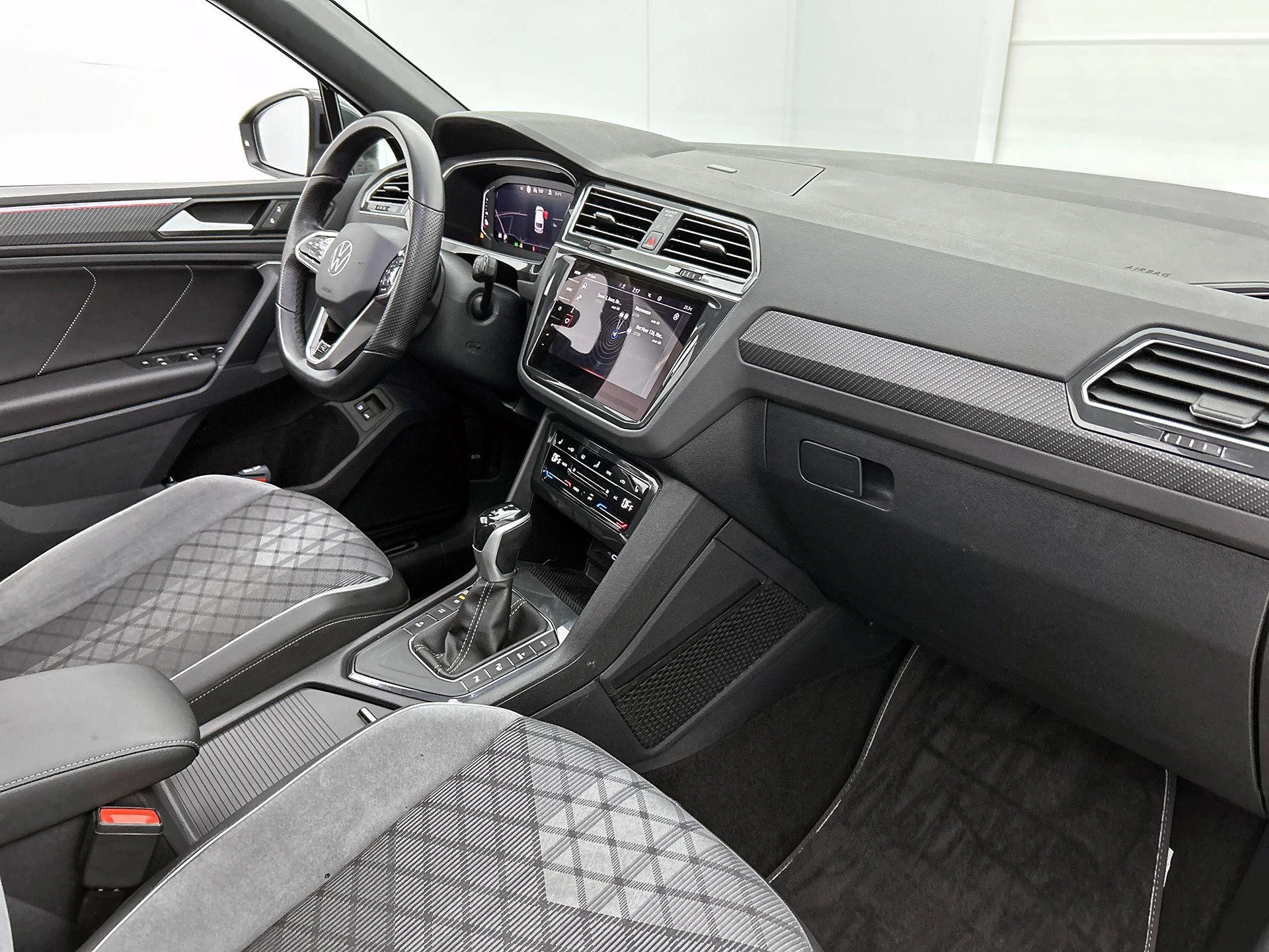 Volkswagen-Tiguan-image-21