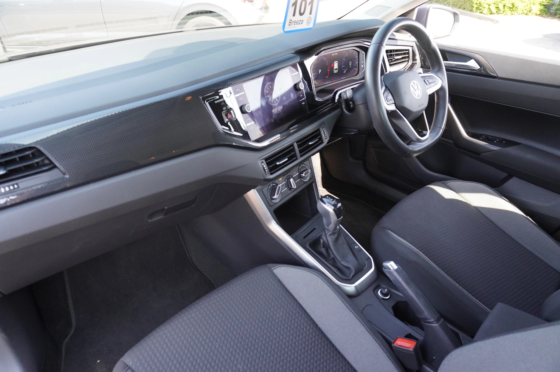 Volkswagen-Polo-image-1