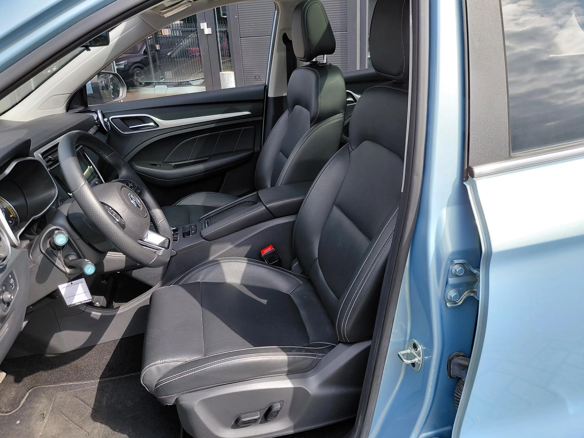 MG-ZS EV-image-13
