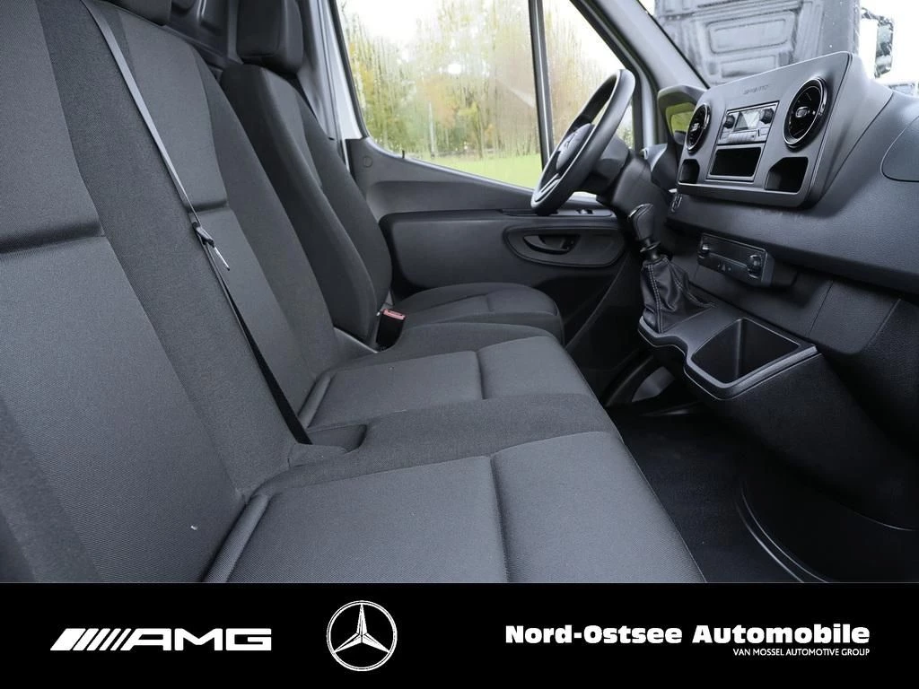 Mercedes-Benz-Sprinter-image-9