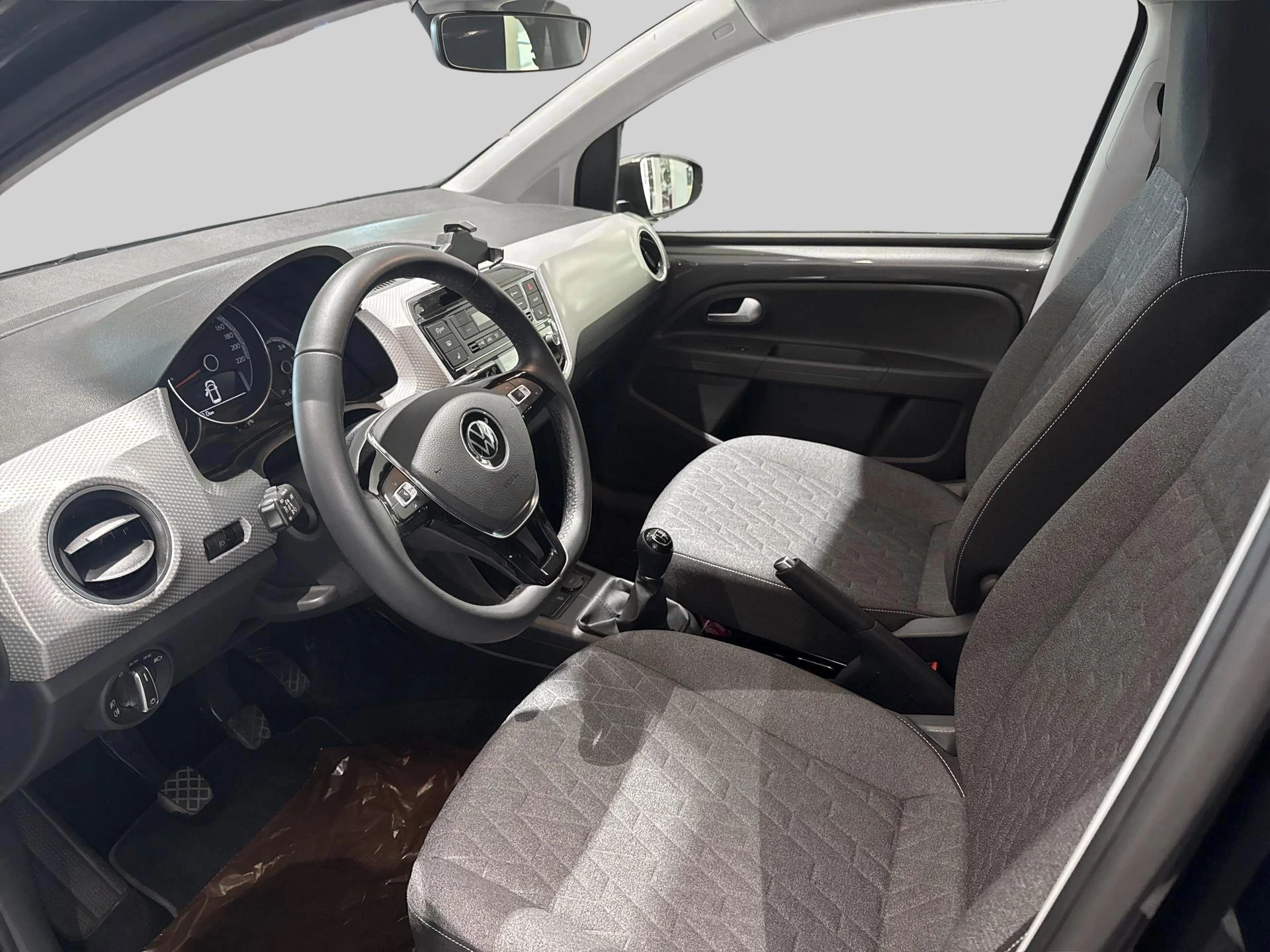 Volkswagen-up!-image-7