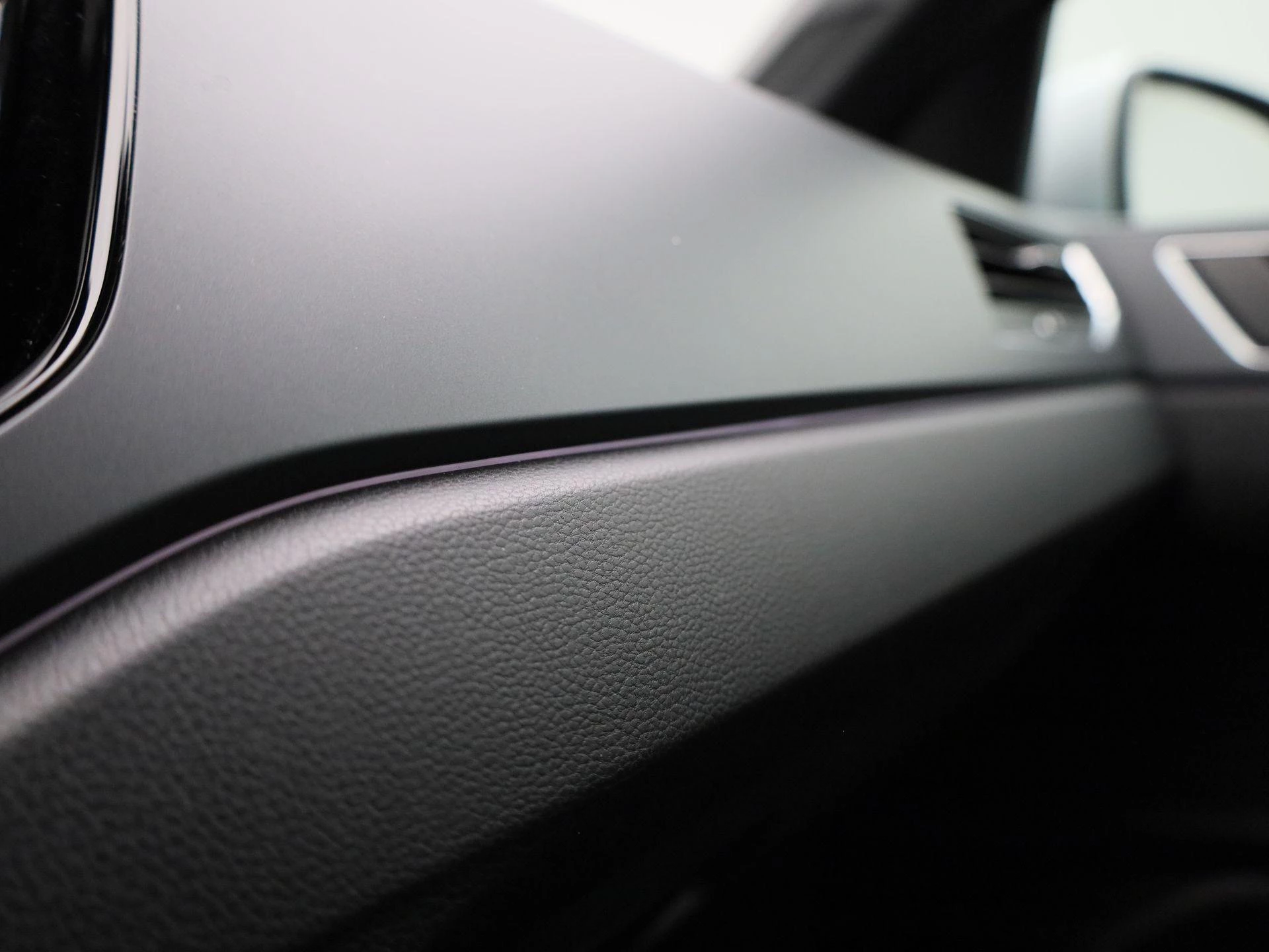 Volkswagen-Polo-image-27