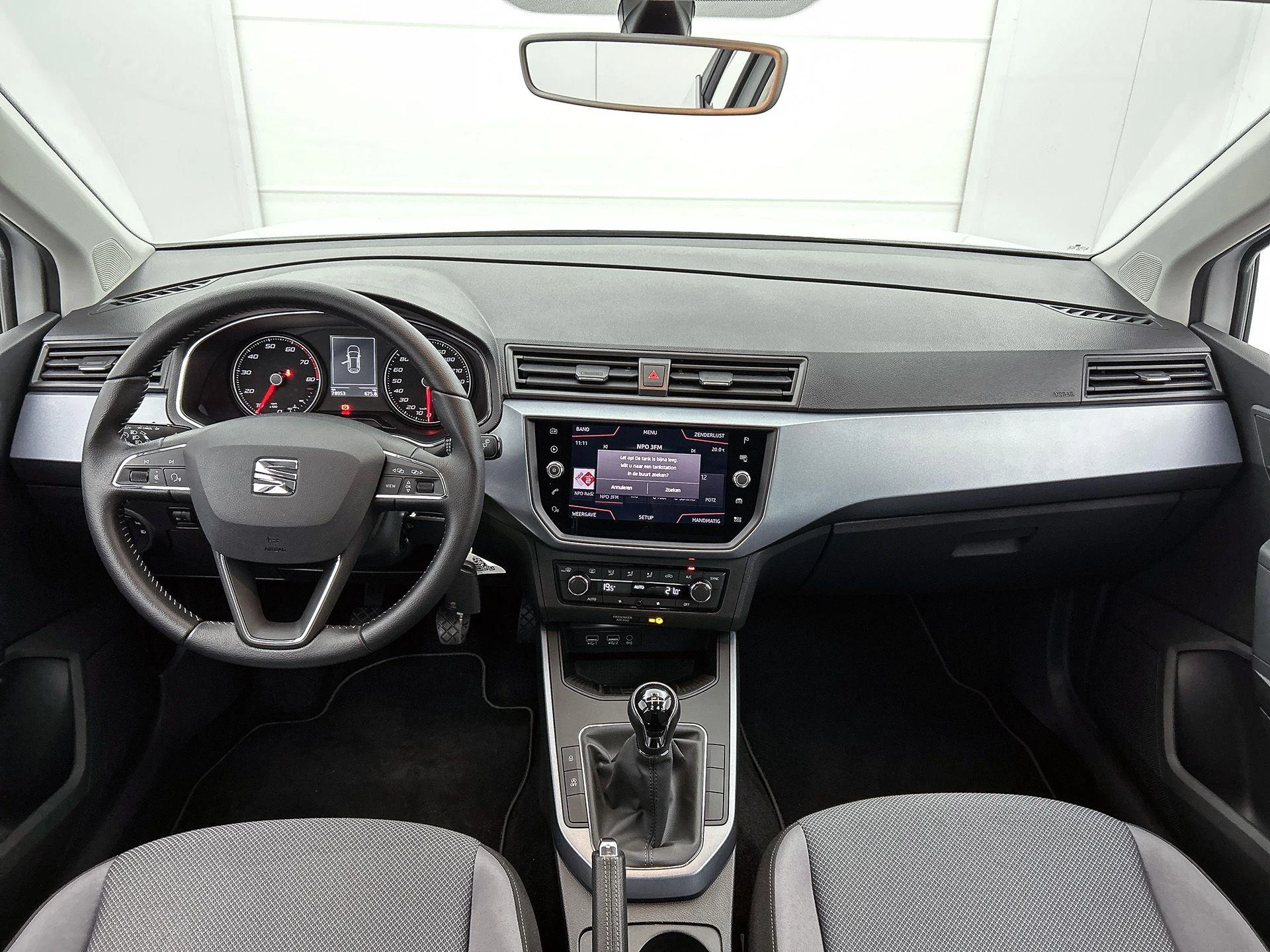 SEAT-Arona-image-19