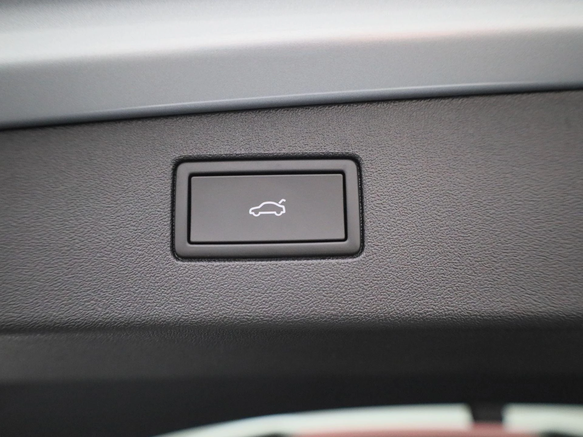 Volkswagen-Tiguan-image-12