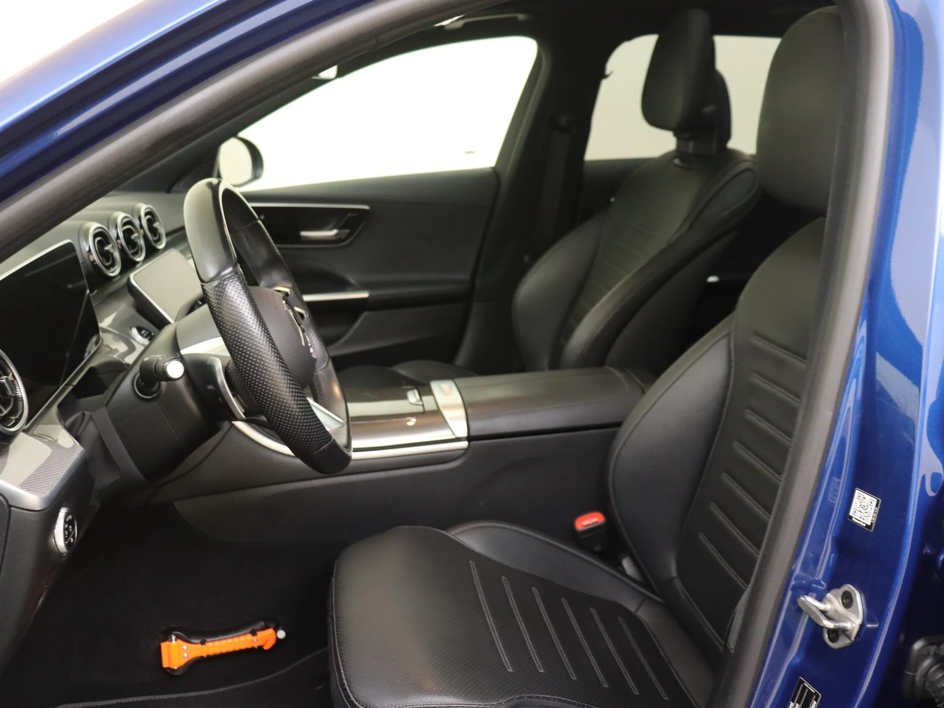 Mercedes-Benz-C-Klasse-image-10