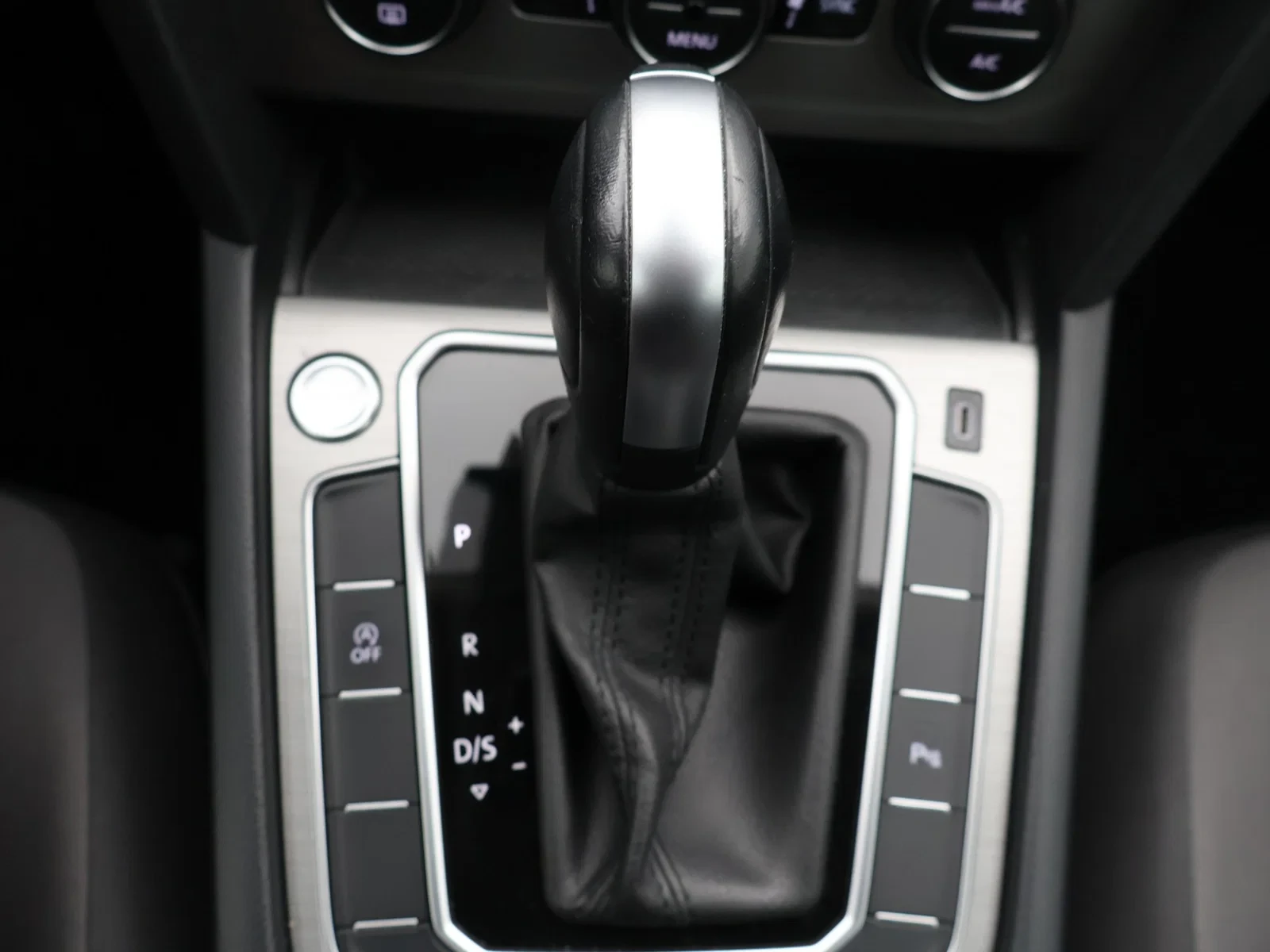 Volkswagen Passat Passat 1.5 TSI Elegance 150PK *AUTOMAAT*PDC*CRUISE*APP-CONNECT*BLTH*...*