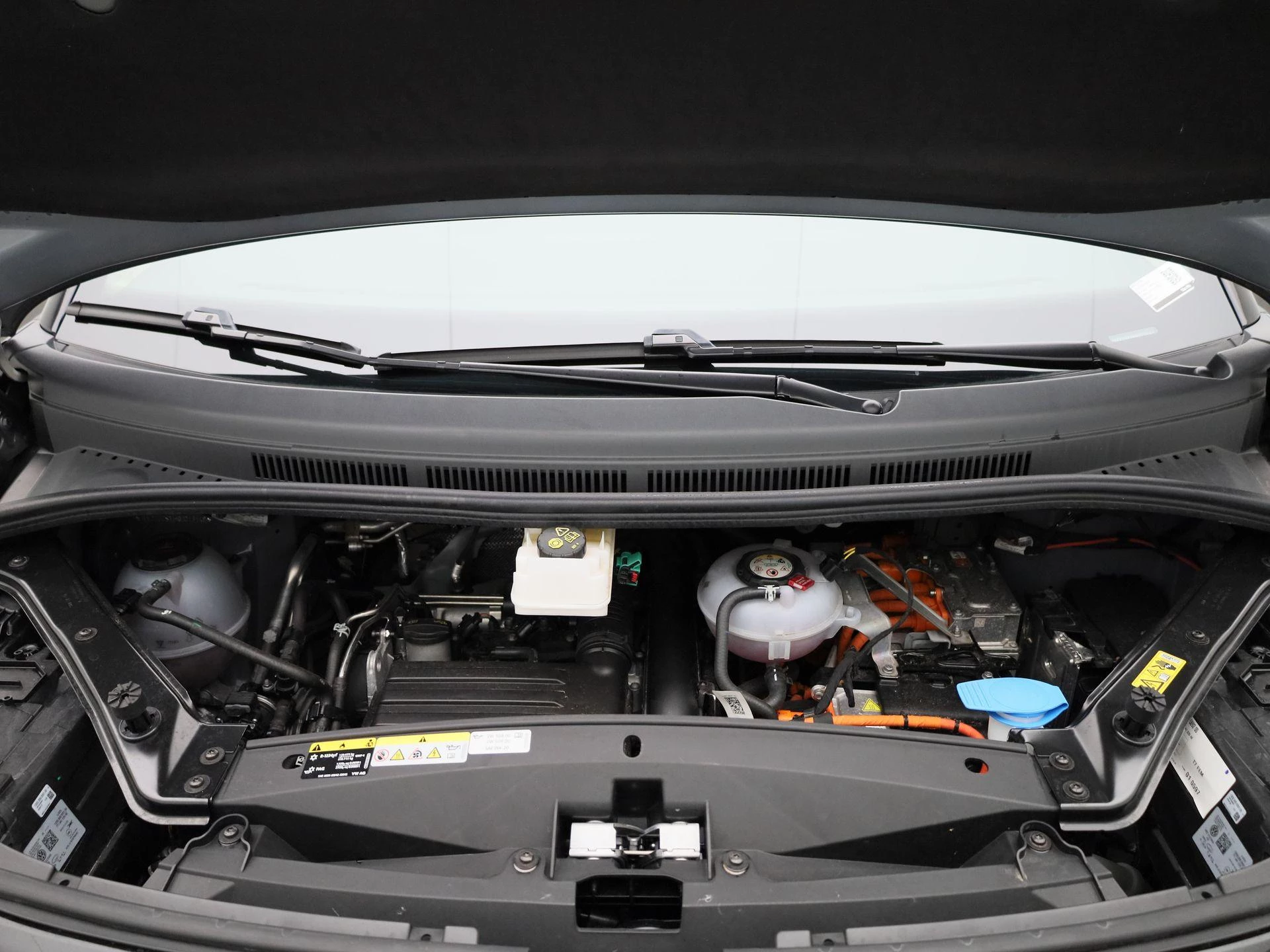 Volkswagen-Multivan-image-37