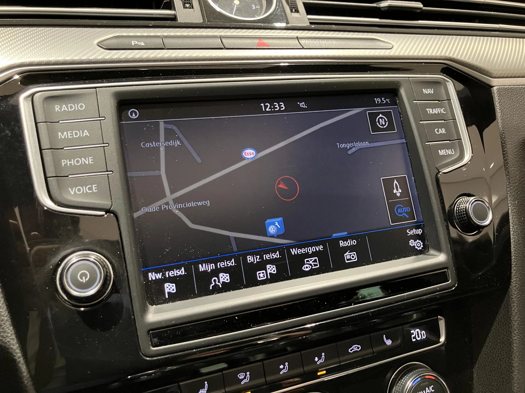 Volkswagen-Passat-image-31