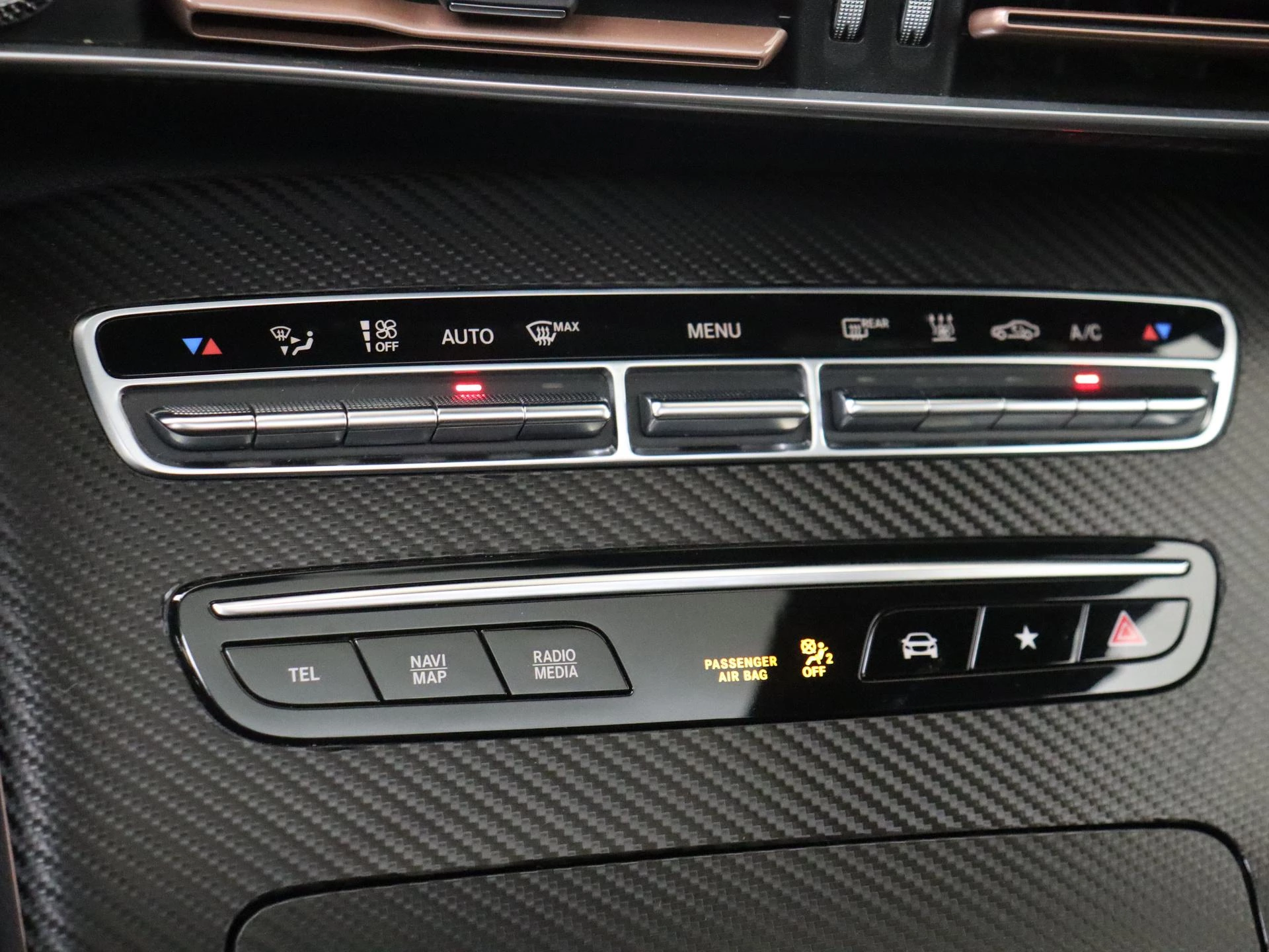 Mercedes-Benz-EQC-image-19