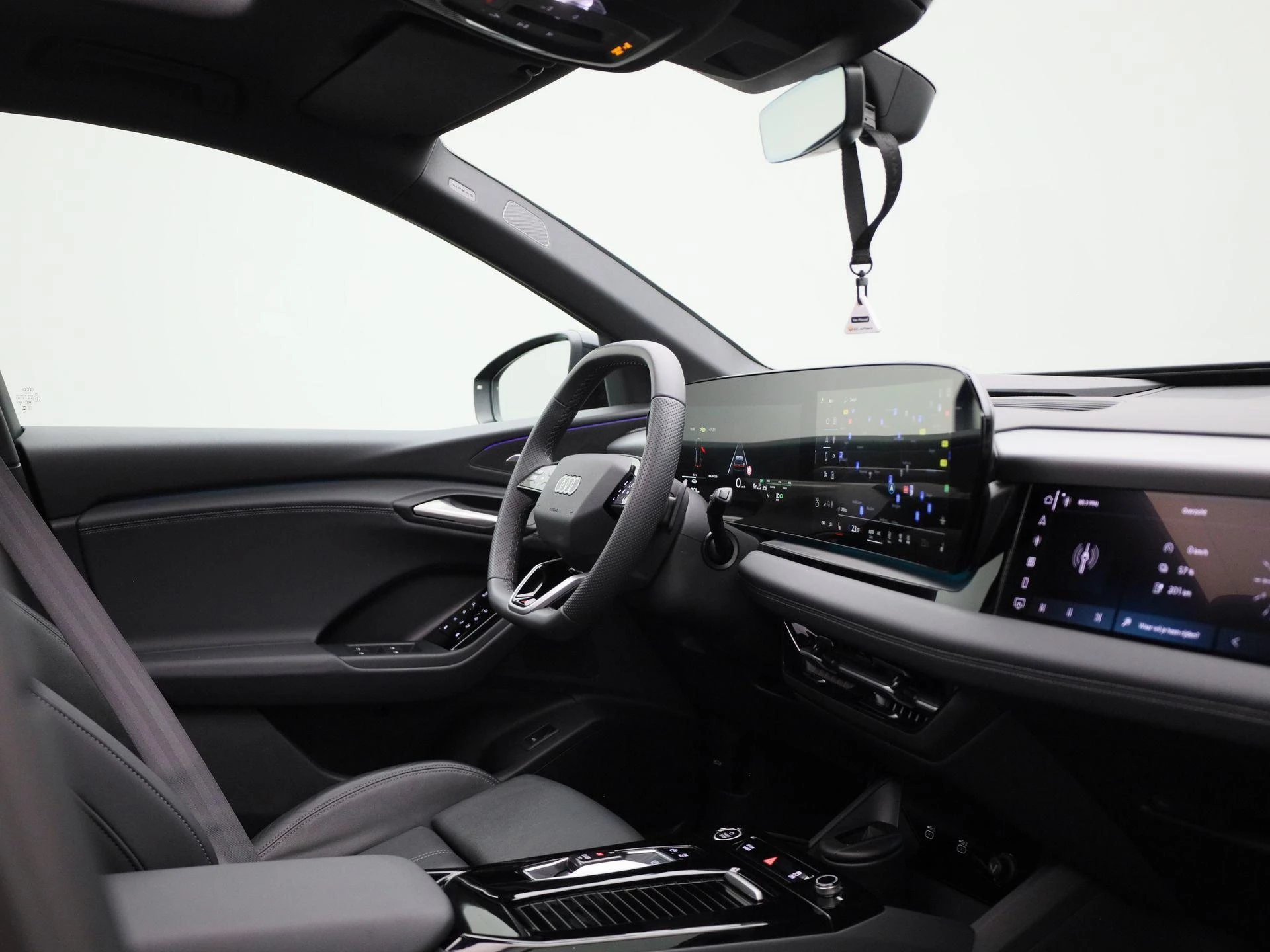 Audi-Q6 e-tron-image-44