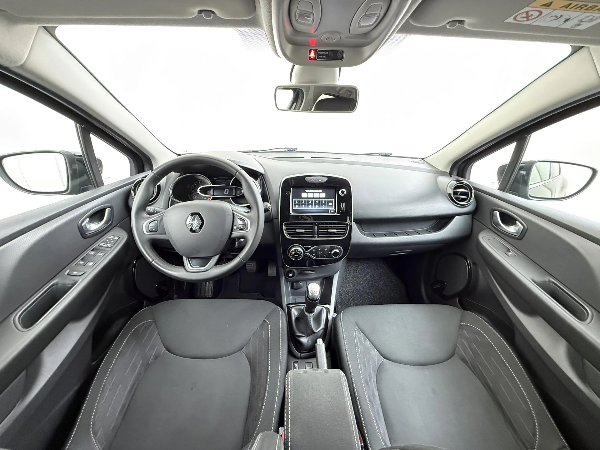 Renault-Clio-image-17